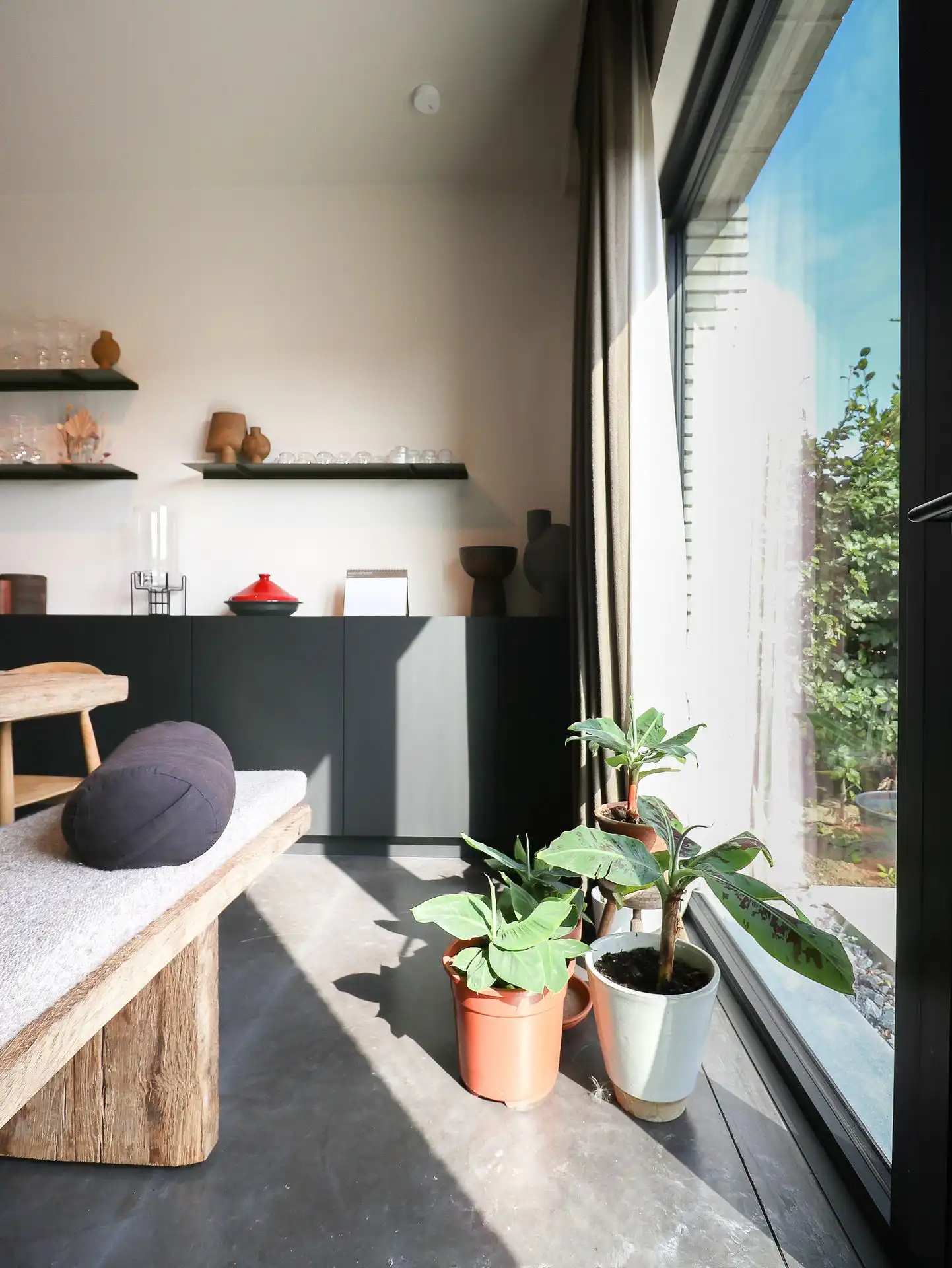 Gemeubelde studio in modern project 'The Doorn House' foto 13