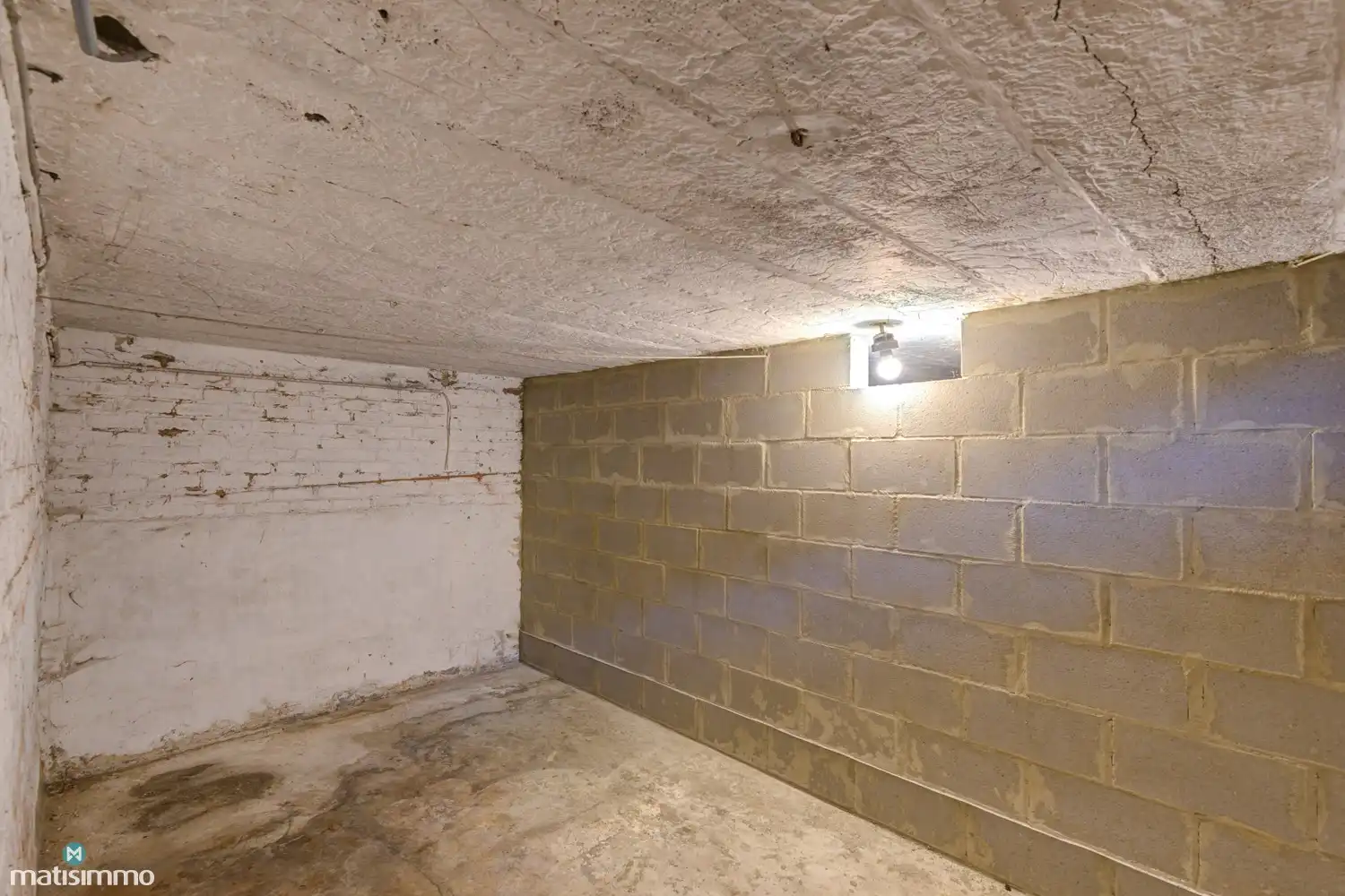 HANDELSGELIJKVLOERS MET DUPLEXAPPARTEMENT VOORZIEN VAN PARKEERGELEGENHEID NABIJ CENTRUM TONGEREN foto 33