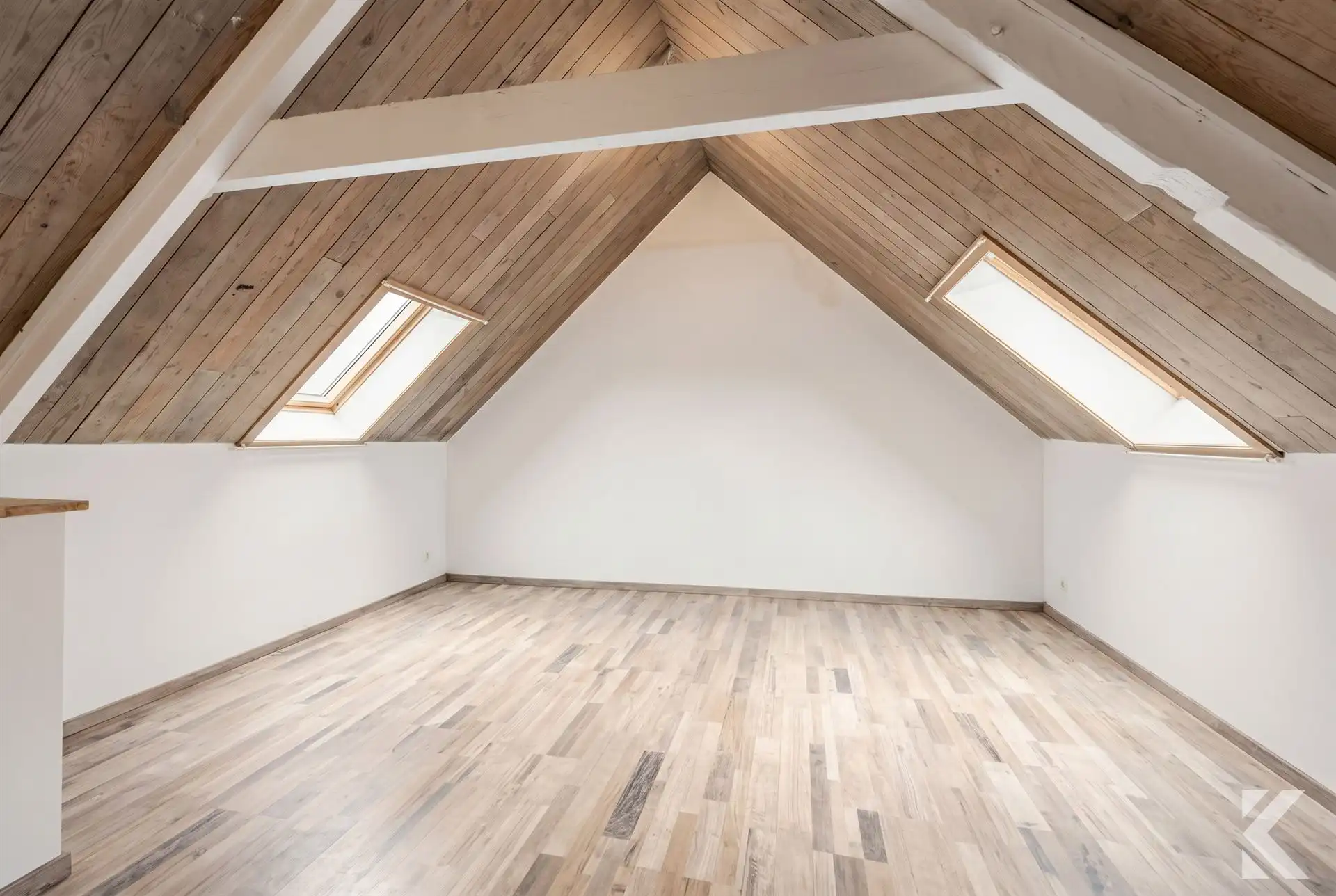 Volledig gerenoveerde woning met 4 slaapkamers en tuin. foto 13