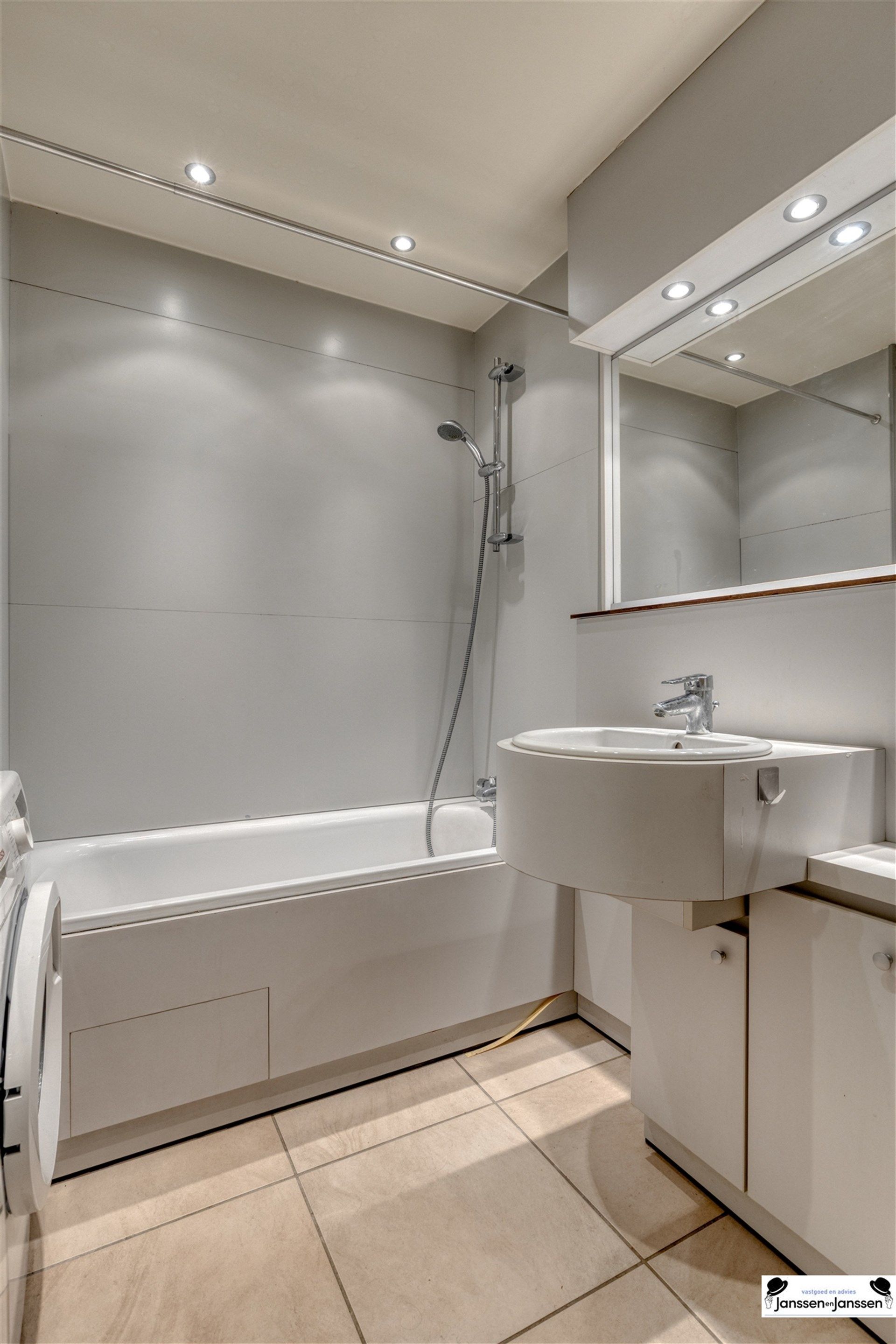 Instapklaar gelijkvloers appartement (65 m²)  foto 9