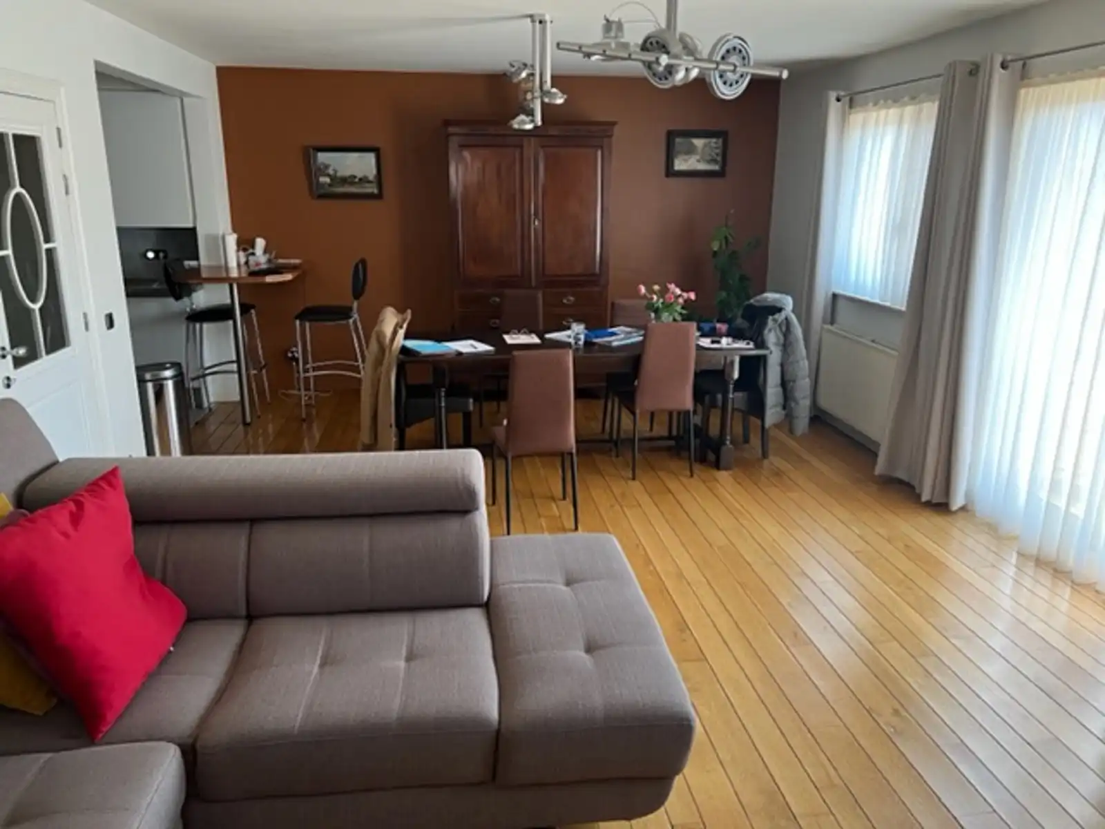 Centraal gelegen en ruim duplex appartement foto 3