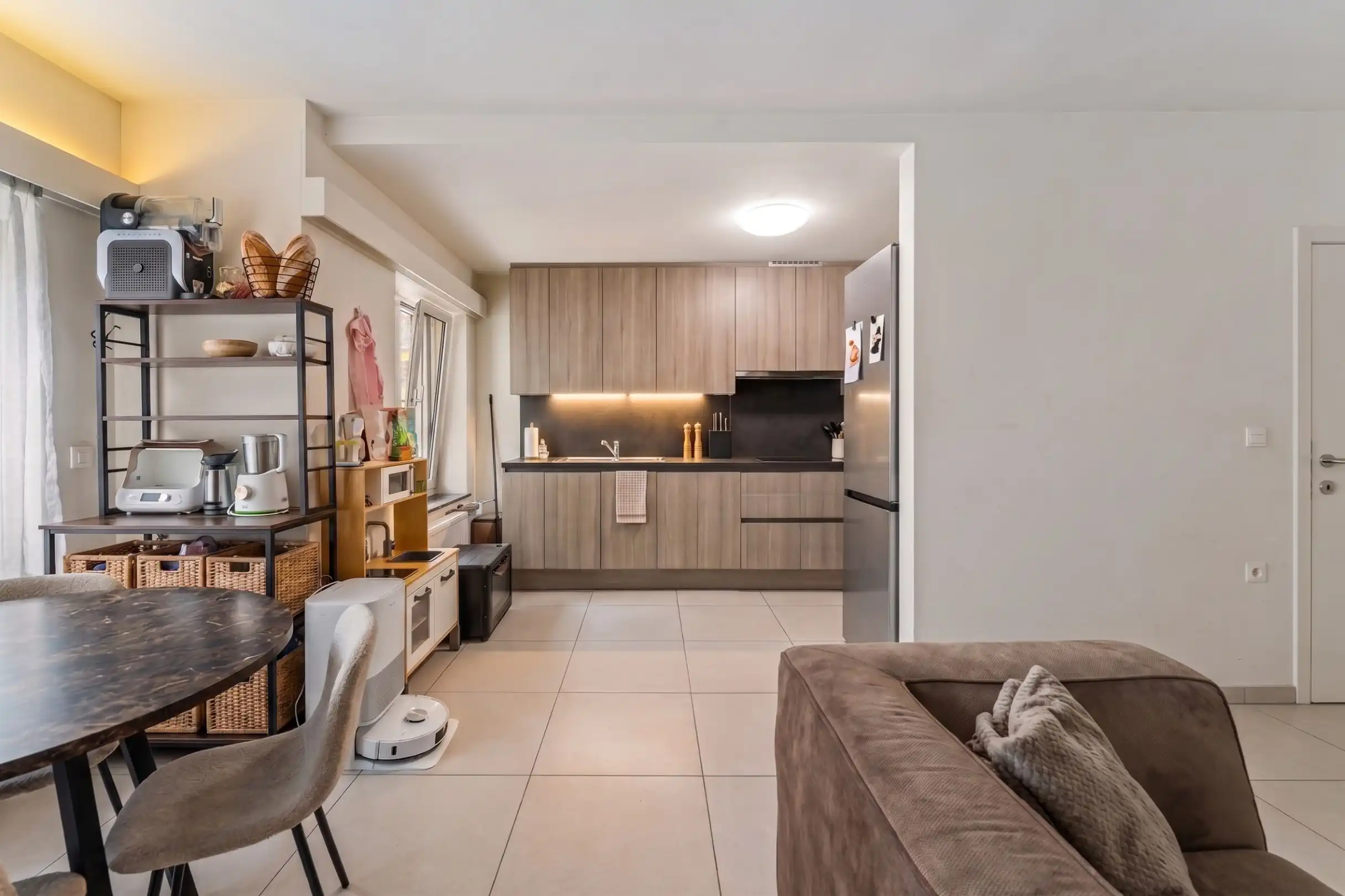 Instapklaar gerenoveerd gelijkvloers appartement met 2 ruime slaapkamers in hartje Hasselt foto 3