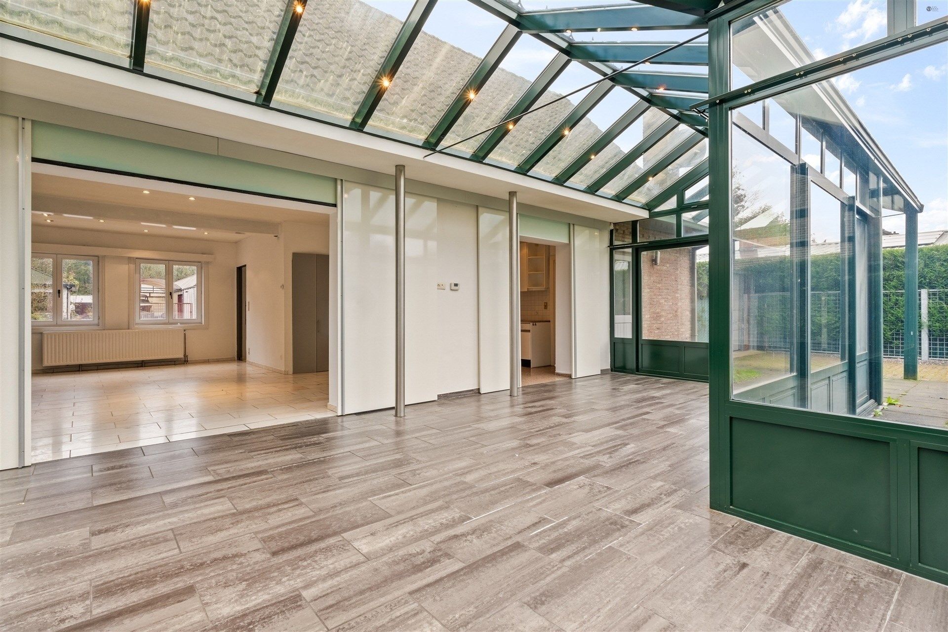 ruim en goed verzorgde woning met grote veranda  foto 9