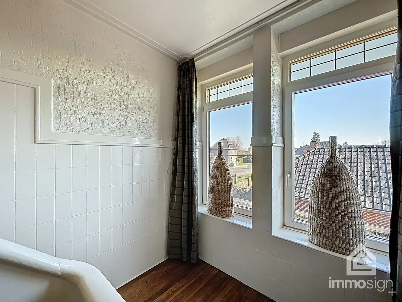 Exclusieve woning voorzien van dubbele garage en bedrijfshal op de Nederlandse grens foto 20