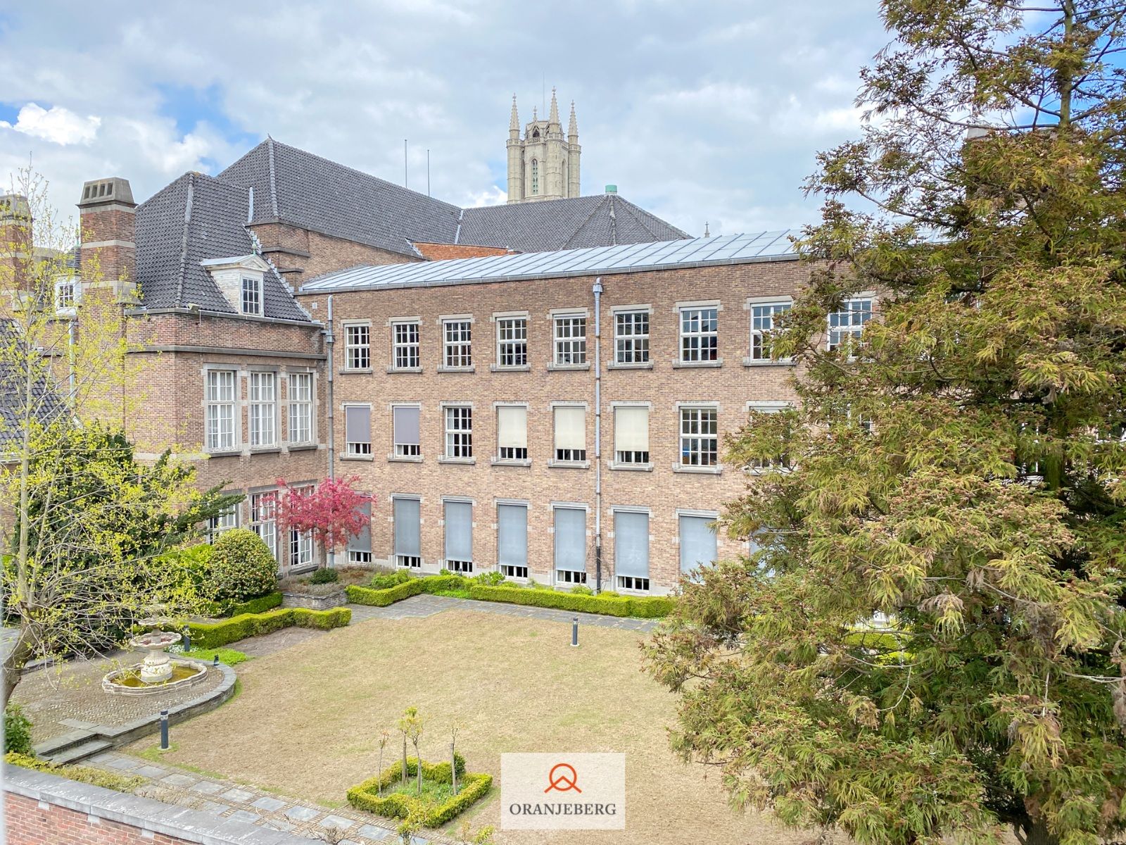 Ruim gerenoveerd 1 slpk-appartement vlakbij François Laurentplein te centrum Gent foto 3