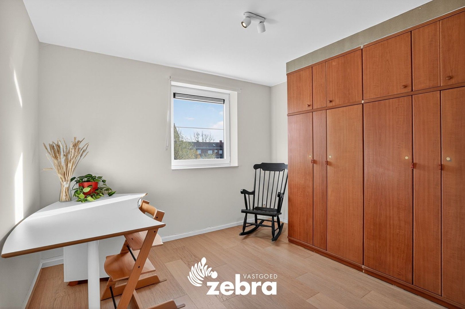 Instapklare woning met 4 SLK, 2 BADK en GARAGE! foto 15