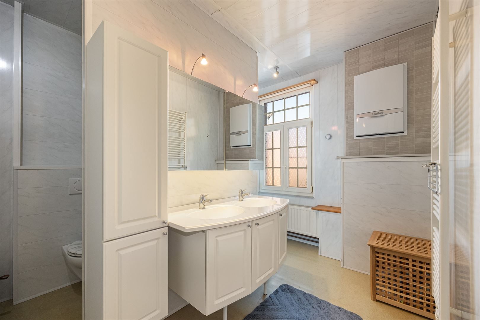 Instapklare halfopen woning in het hart van Kapellen foto 17