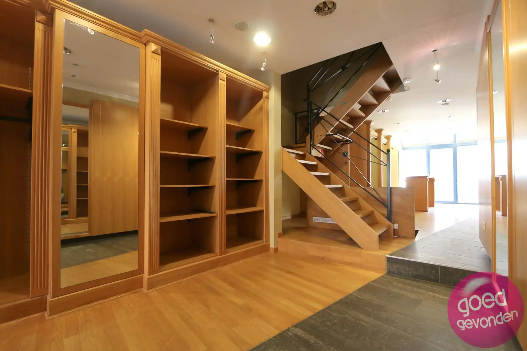 HANDELSHUIS - VEEL PASSAGE - INSTAPKLAAR - 2 à 3 SLK - KOER foto 10