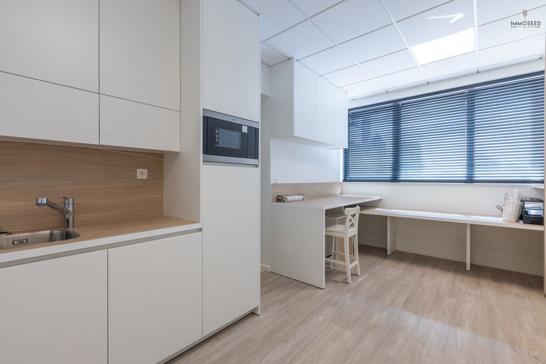 Multifunctioneel pand met ruime loods foto 8
