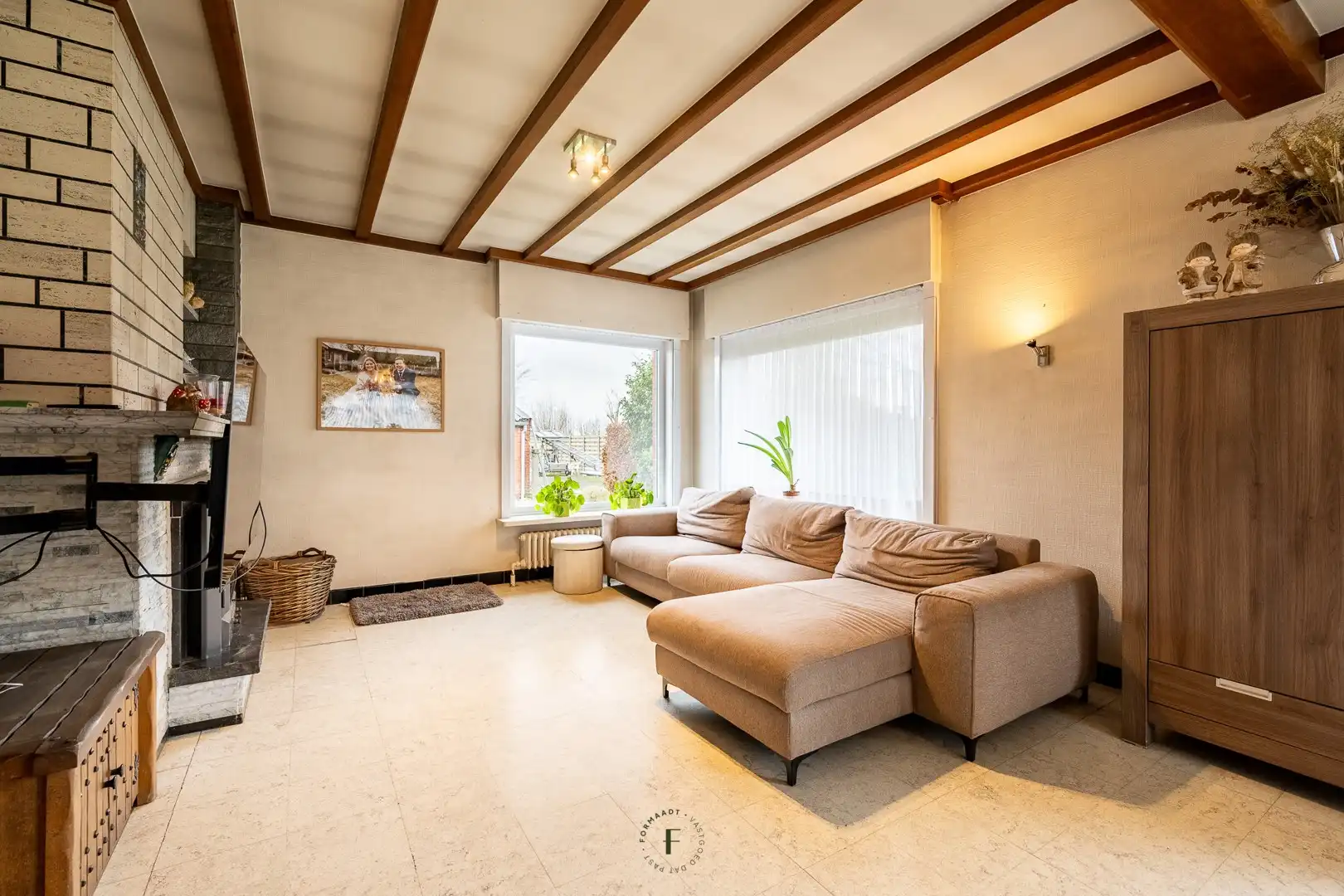 Woning met vernieuwde loods op visibele locatie in Hooglede foto 3