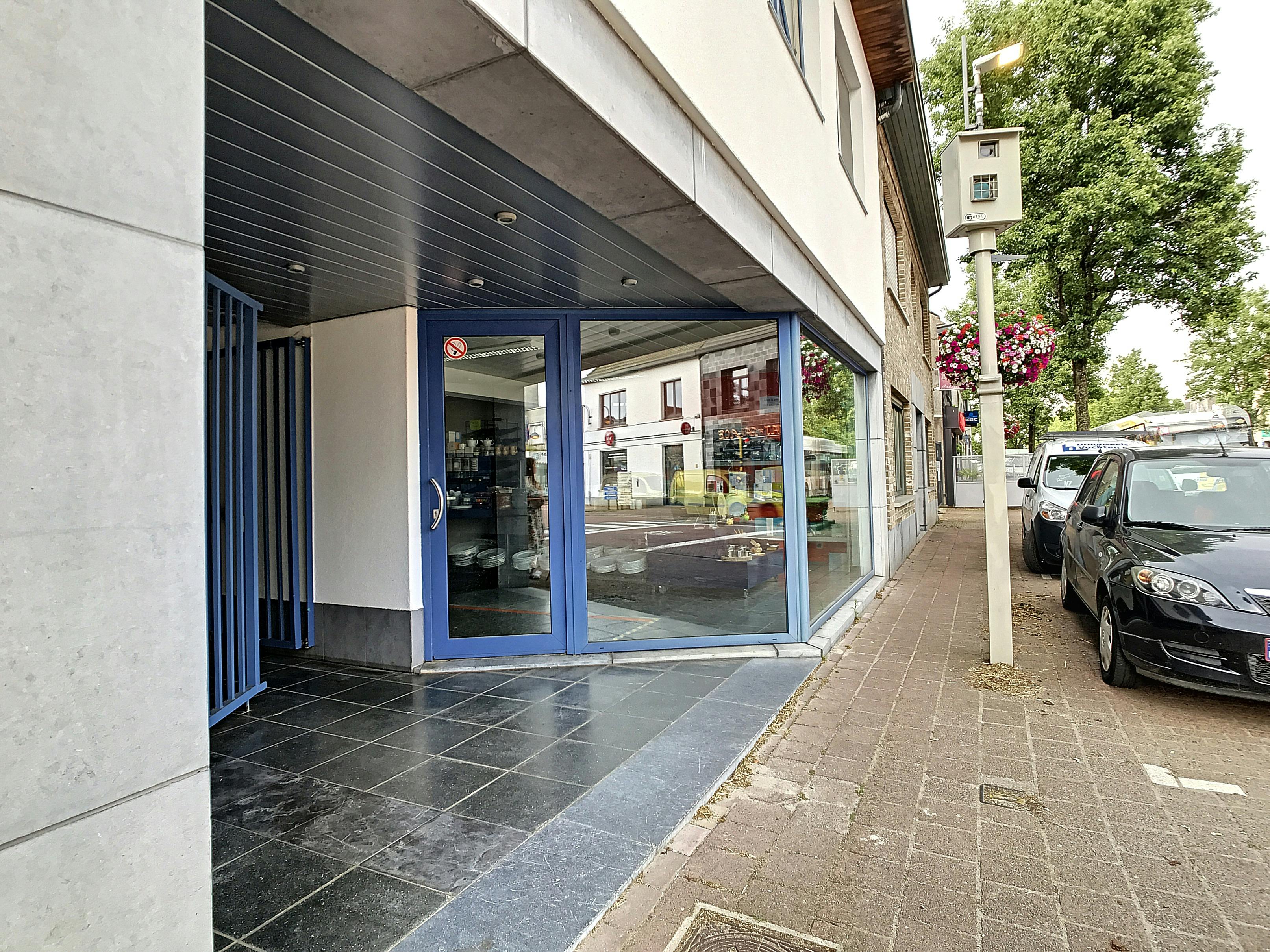 Opportuniteit: opbrengsteigendom te koop in Wuustwezel! foto 3