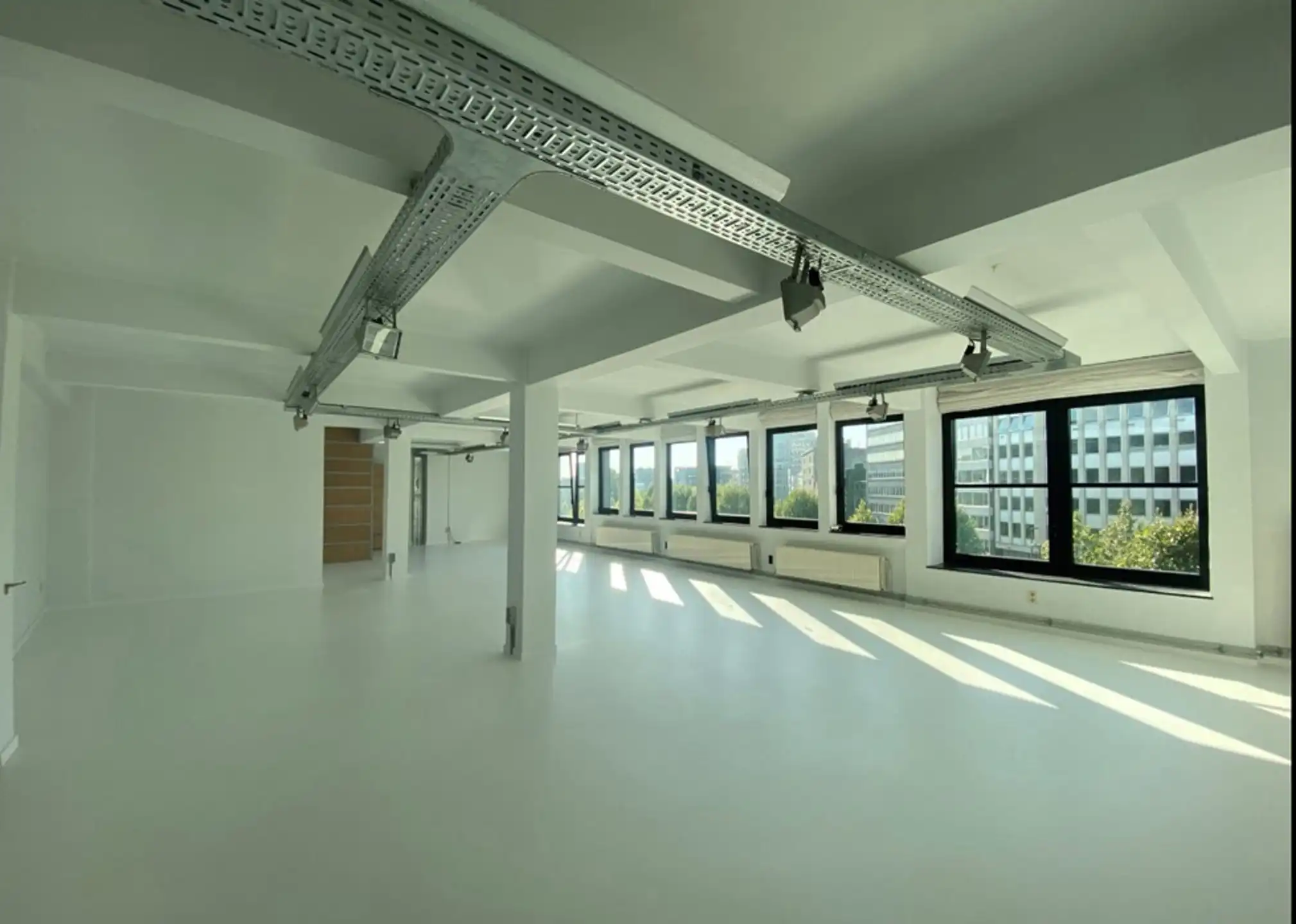 Prachtige kantoren te huur nabij het Antwerpse Eilandje van 675m². foto 11