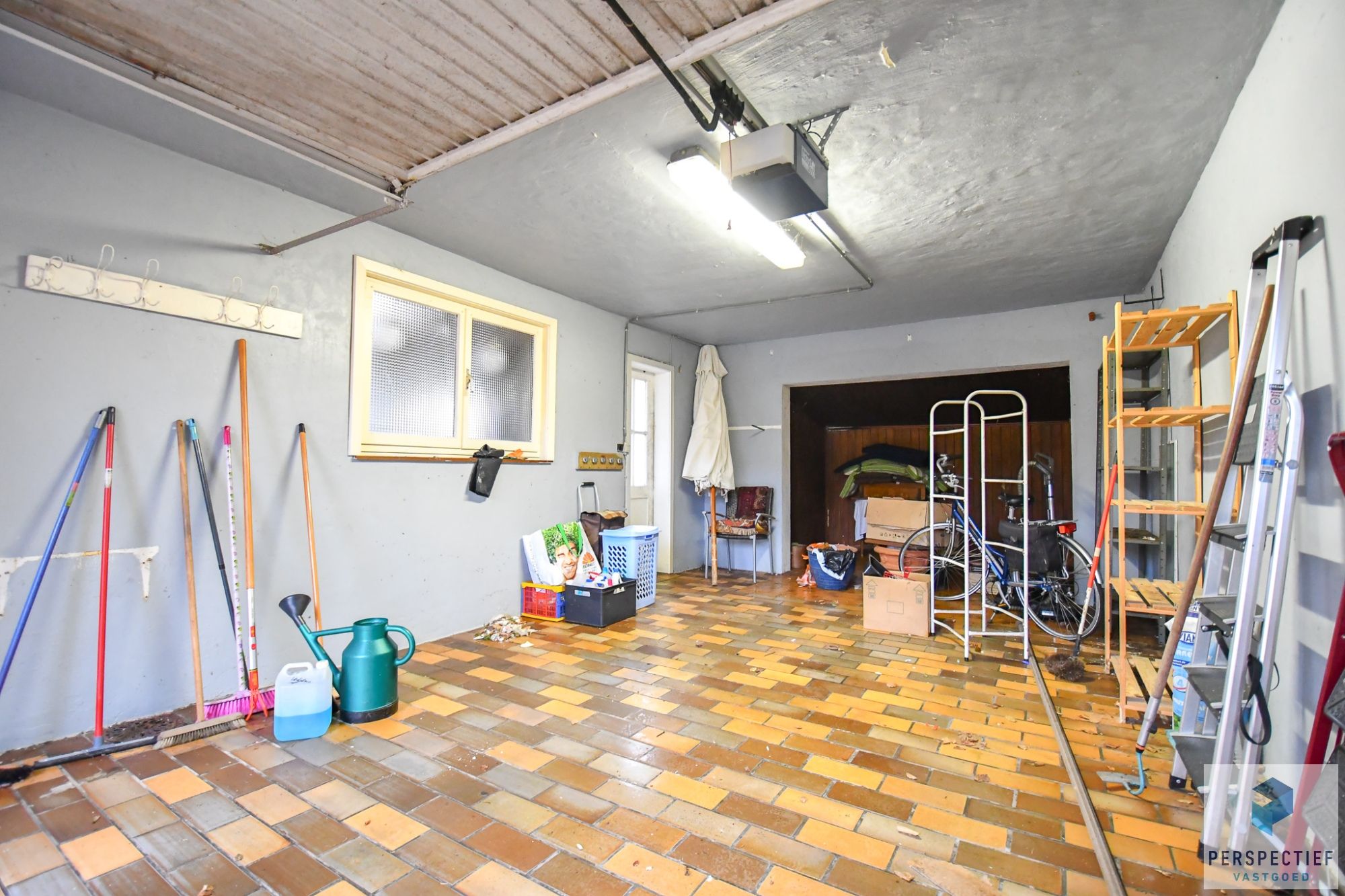Ruime te renoveren woning met grote tuin op 858m² foto 12