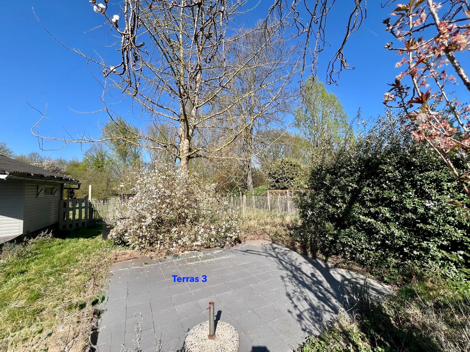 Zeer ruime woning met grote tuin en vrij zicht. foto 33