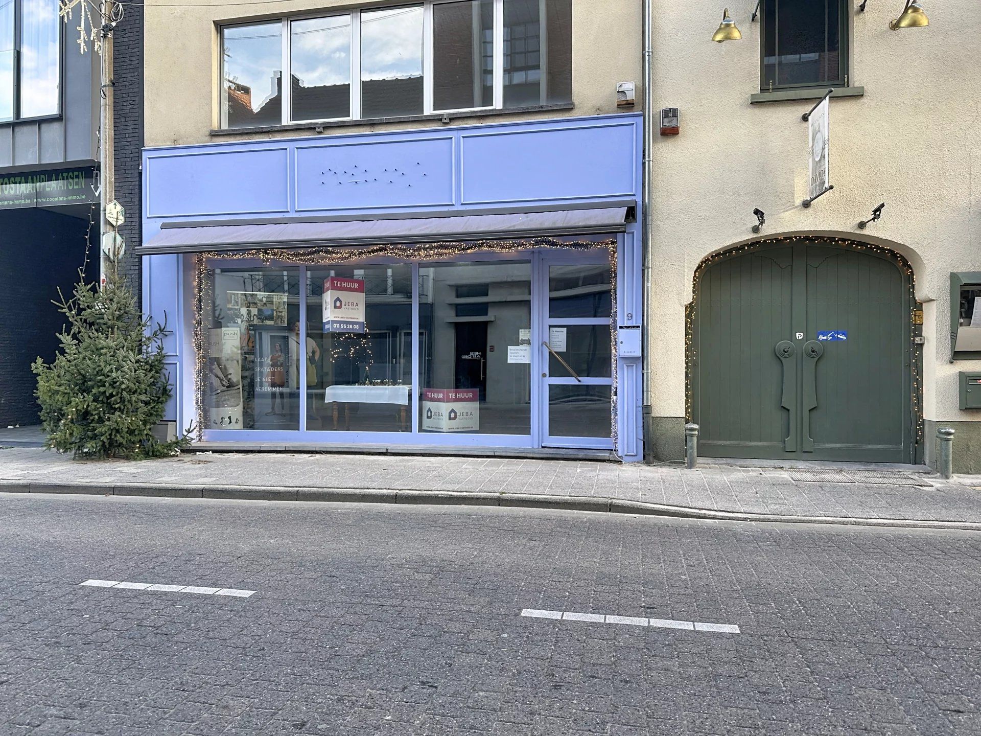 Gezellig handelspand voorzien van keuken en sanitair op toplocatie in Mol-centrum. foto {{pictureIndex}}