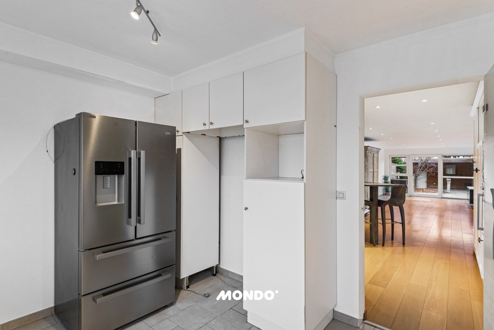 Gelijkvloers appartement met ruim terras en garage in Reet foto 7