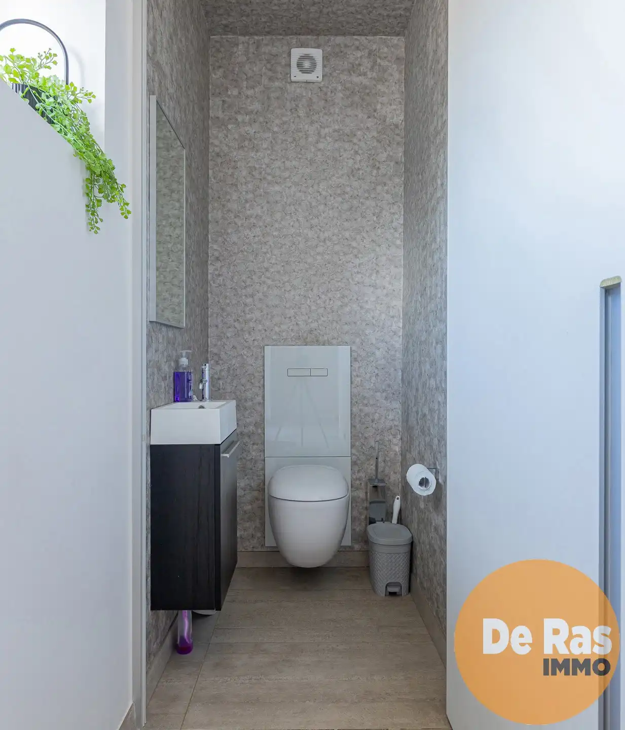 ERPE-MERE - Gerenoveerde halfopen woning met loods in Erpe foto 9