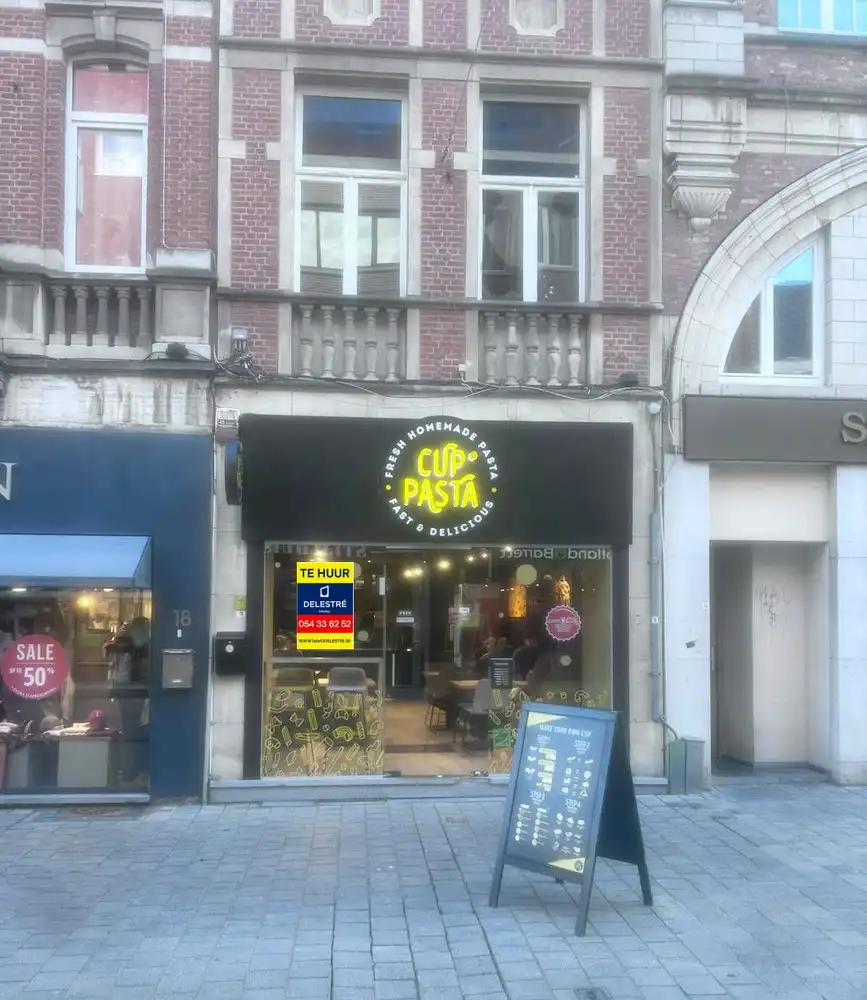 TE HUUR – HANDELSPAND OP TOPLIGGING IN HET CENTRUM VAN LEUVEN foto {{pictureIndex}}