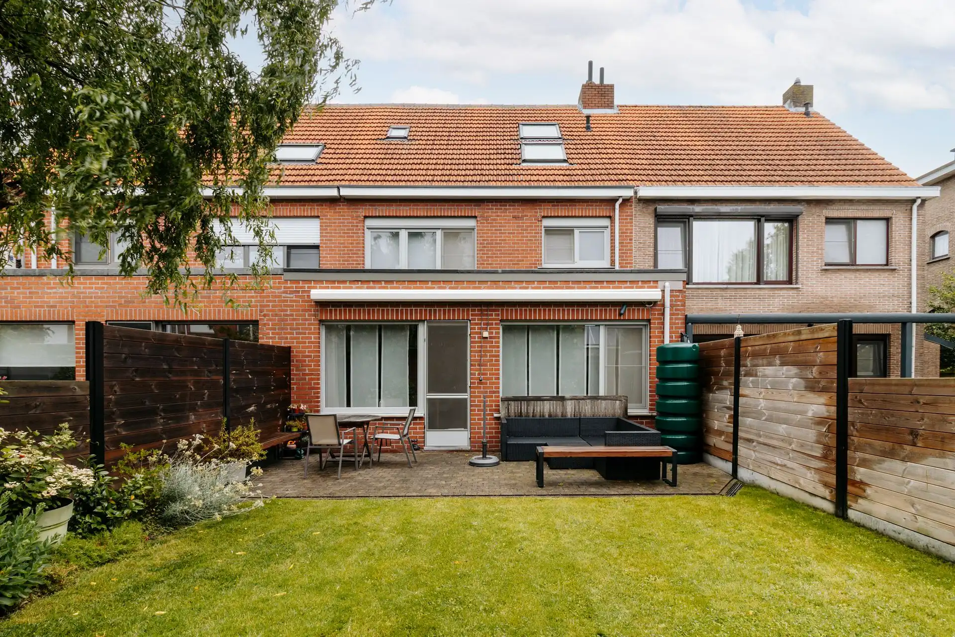 Gezinswoning met vier slaapkamers + tuin en garage foto 19