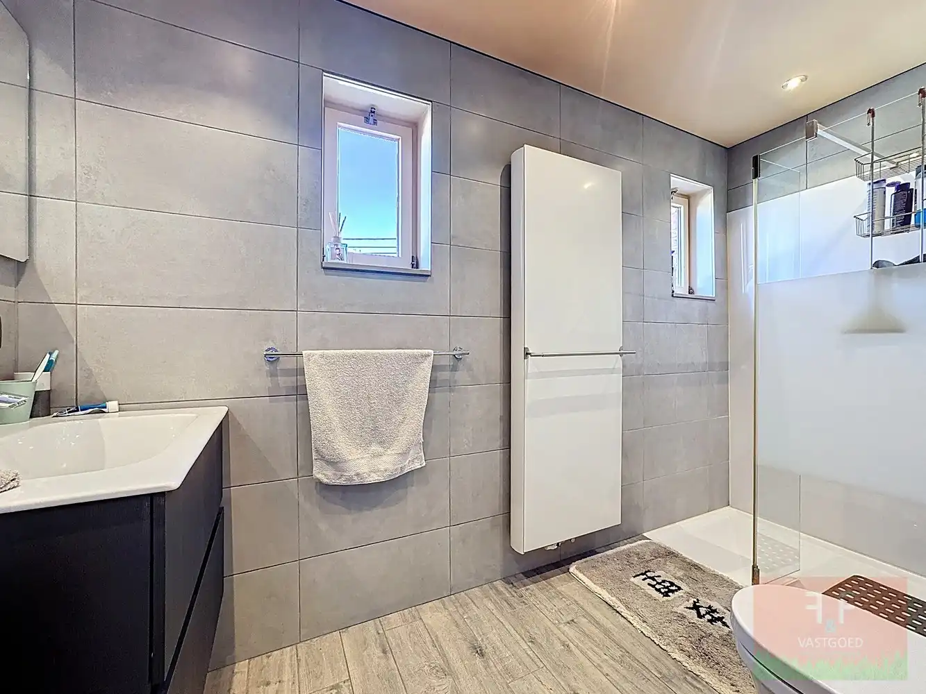 Vrijstaande eengezinswoning met 4 slaapkamers en 2 badkamers foto 14