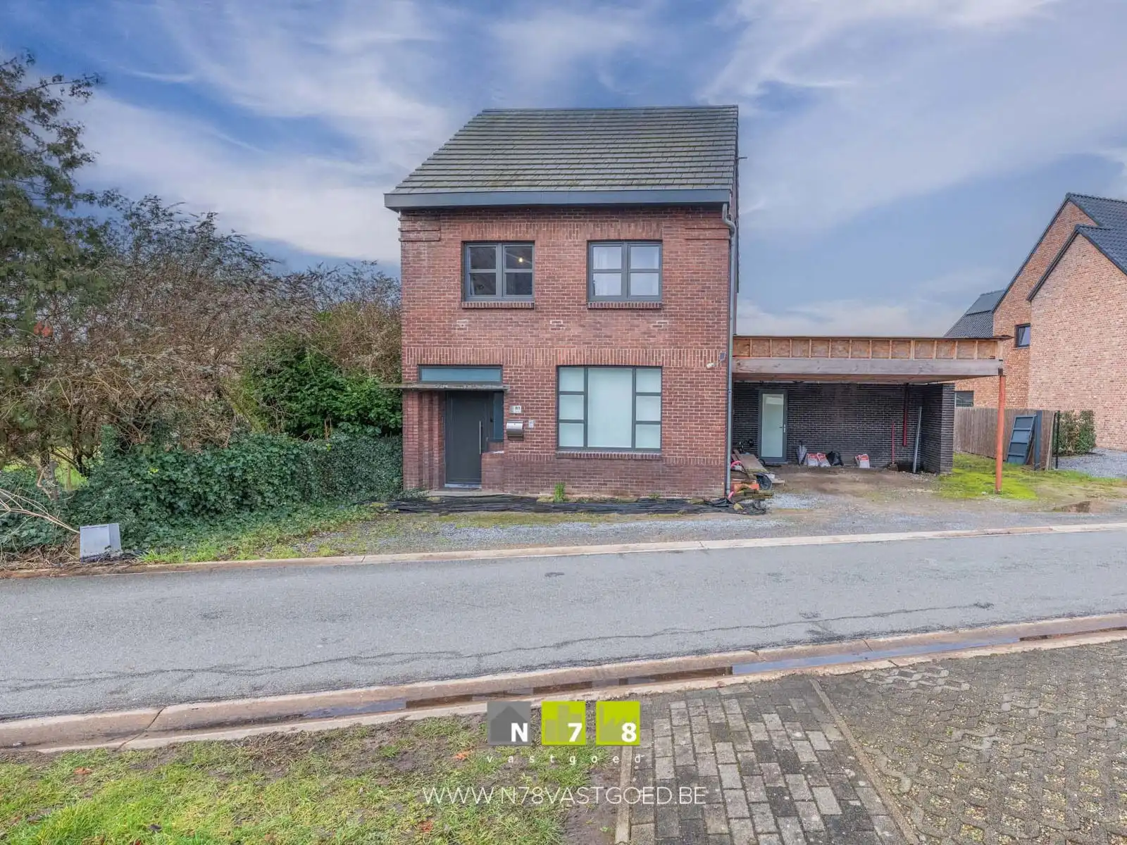 Huis te koop foto {{pictureIndex}}