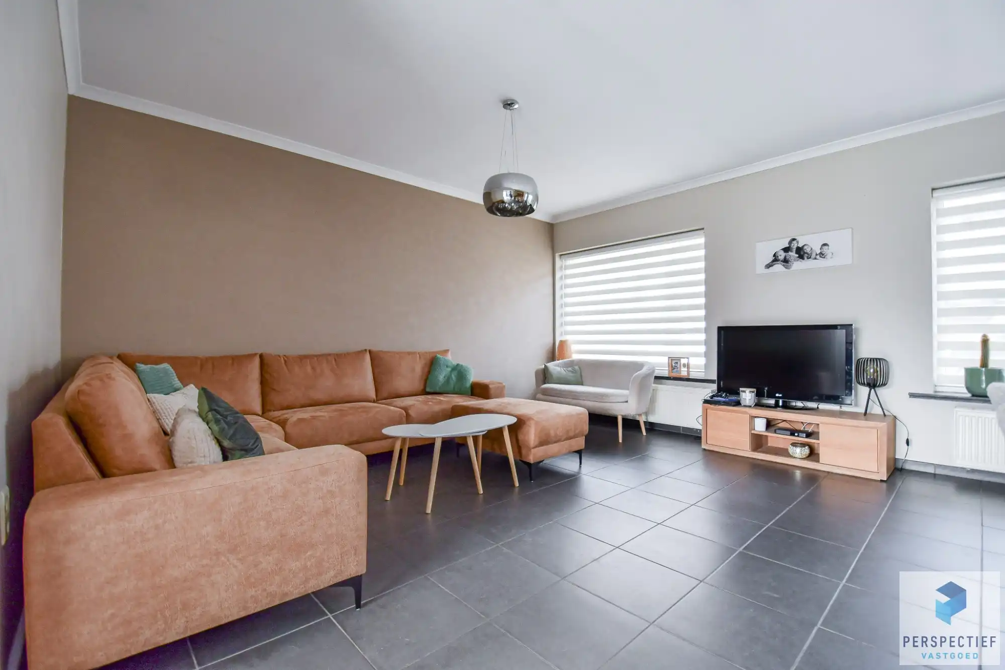 Rustig gelegen ruime halfopen woning met uitweg & bijgebouw/garage foto 6