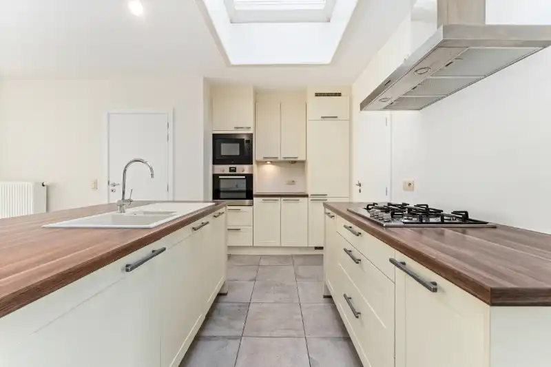 Gerenoveerde woning te centrum Kuurne foto 3