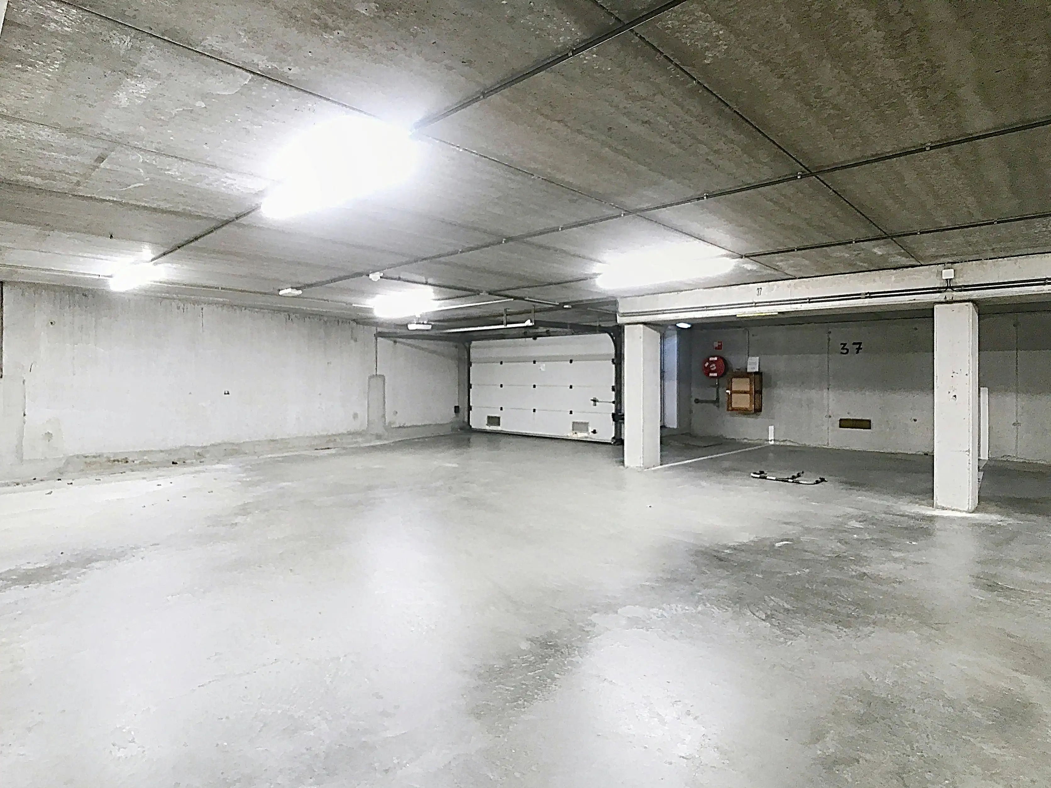 Ruime garagebox op topligging te Duinenweg! foto 12