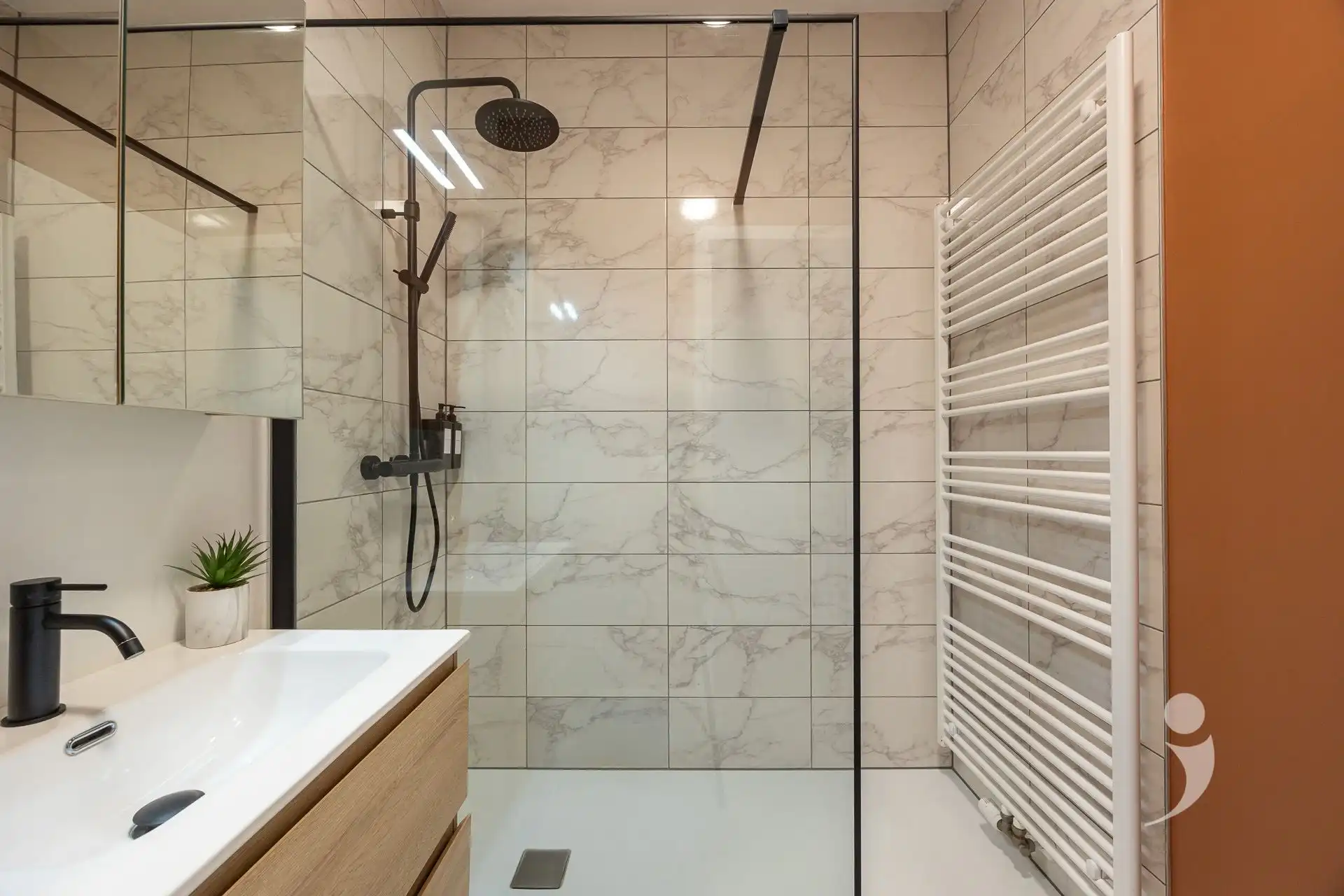 Recent BEN-appartement met prima afwerking foto 13