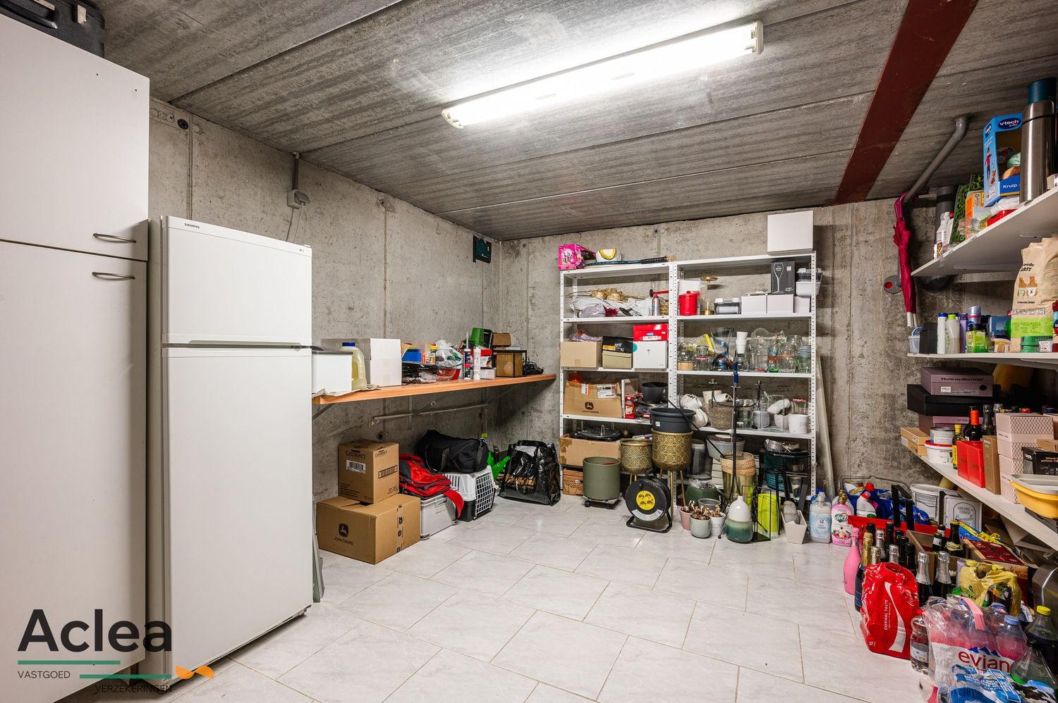 Moderne instapklare villa met zwembad en poolhouse foto 20