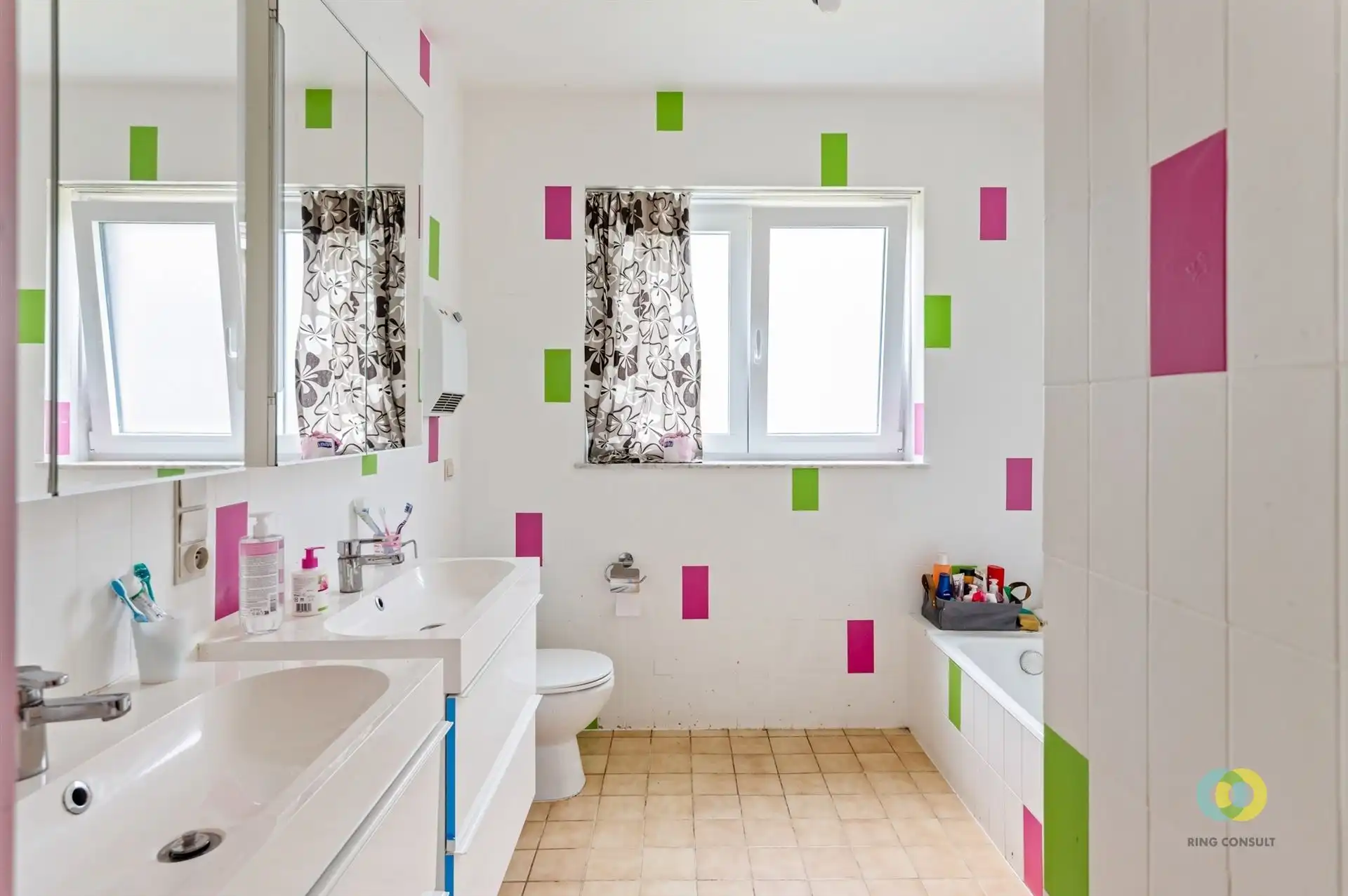 appartementsgebouw met garages foto 9