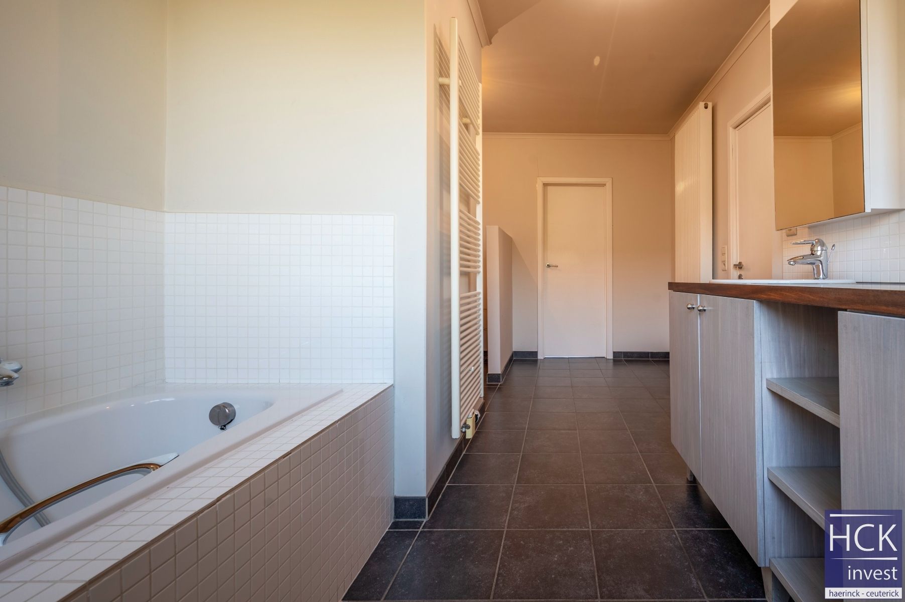 KRUISHOUTEM - Instapklare ruime burgerwoning met 4 SLPK. in centrum!! foto 23