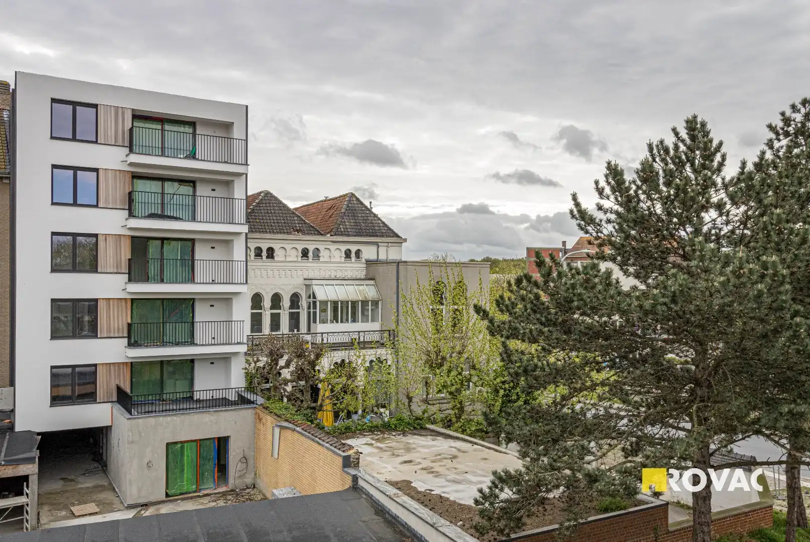 Volledig vernieuwd klassevol appartement op de 1ste verdieping met groot terras! foto 10