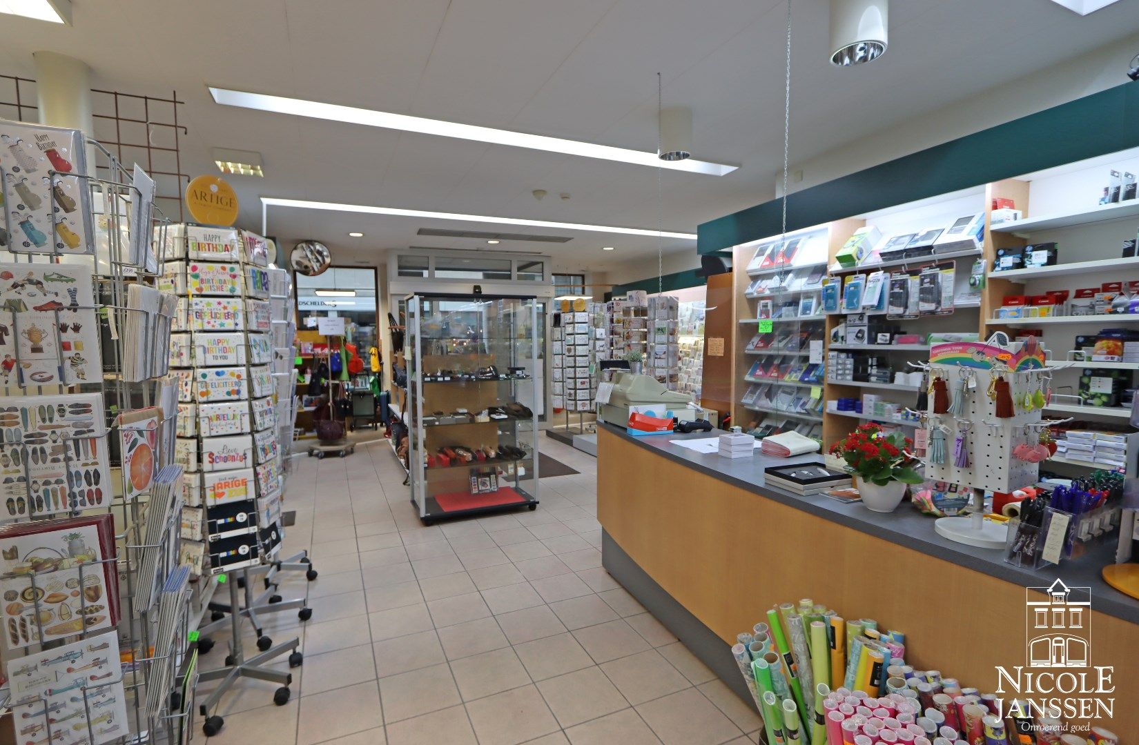 Gelijkvloers handelspand/kantoorruimte foto 5