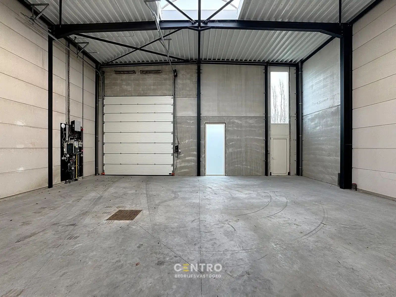 Instapklare OPSLAGRUIMTE (184m²) TE HUUR, inclusief 1 parkeerplaats voor de deur te Blankenberge foto 6