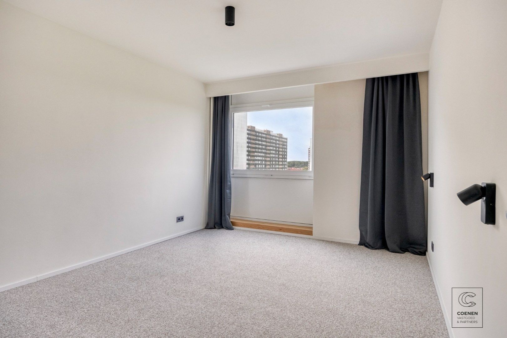 Volledig gerenoveerd appartement op toplocatie te Linkeroever  foto 9