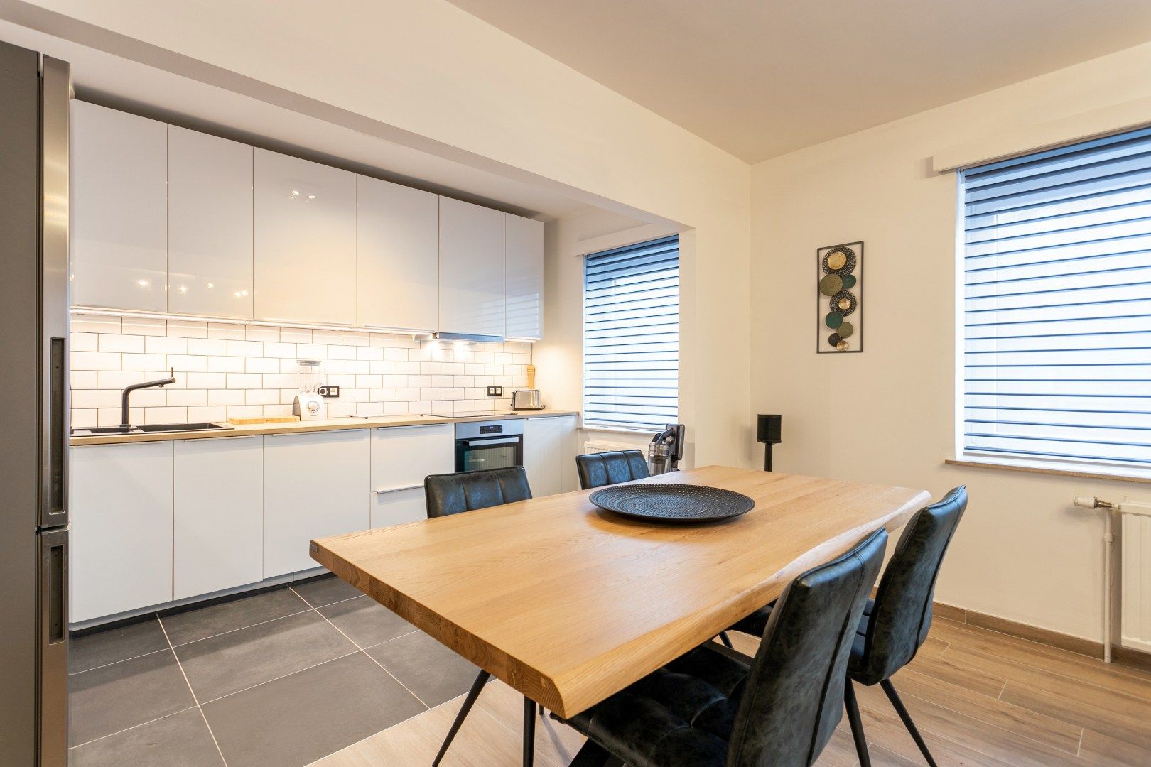 Instapklaar 2k-app in het centrum van Halle, met balkon en kelder foto 6