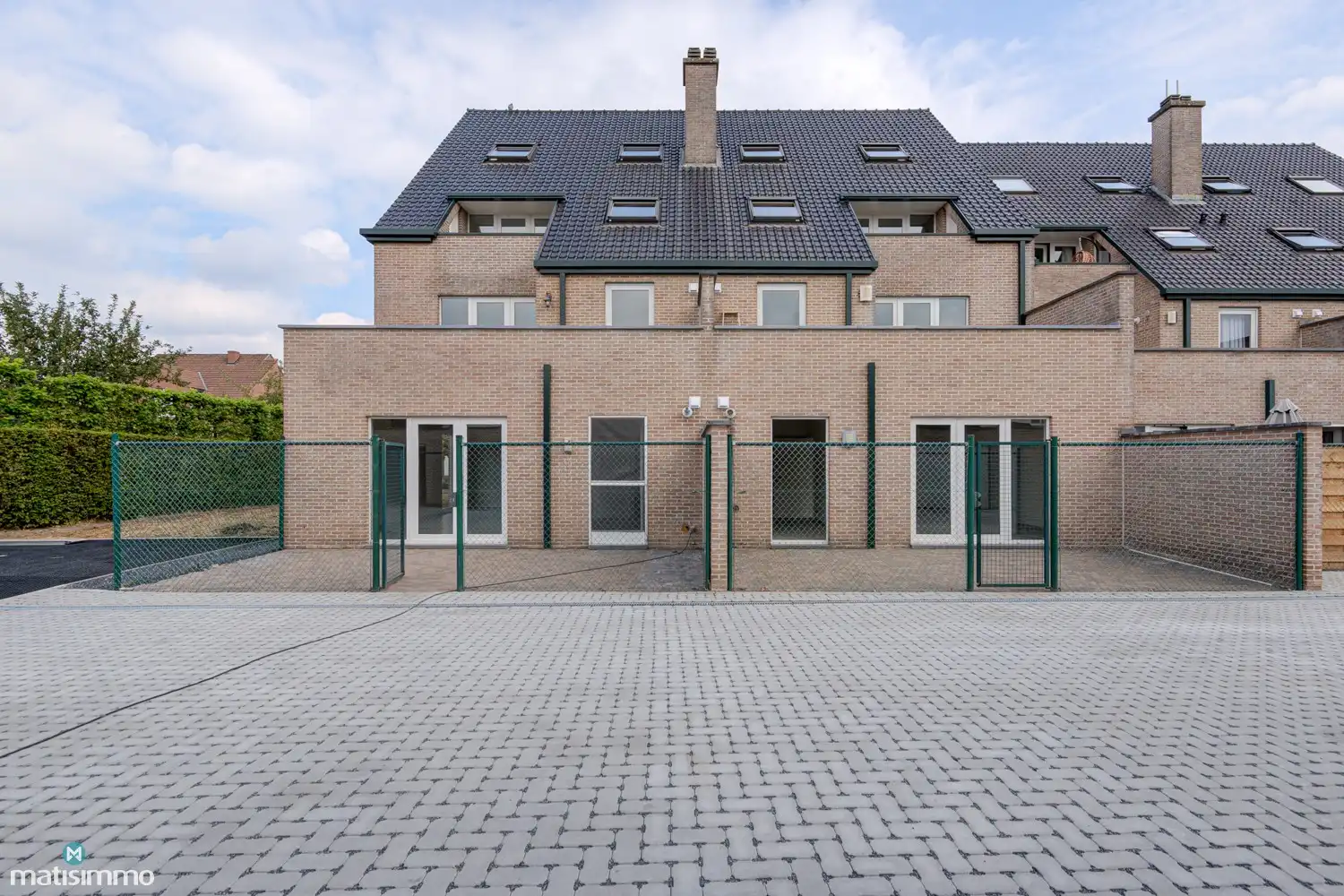 INSTAPKLAAR DUPLEXAPPARTEMENT MET 2 SLAAPKAMERS EN GARAGE NABIJ HET CENTRUM VAN BILZEN foto 17