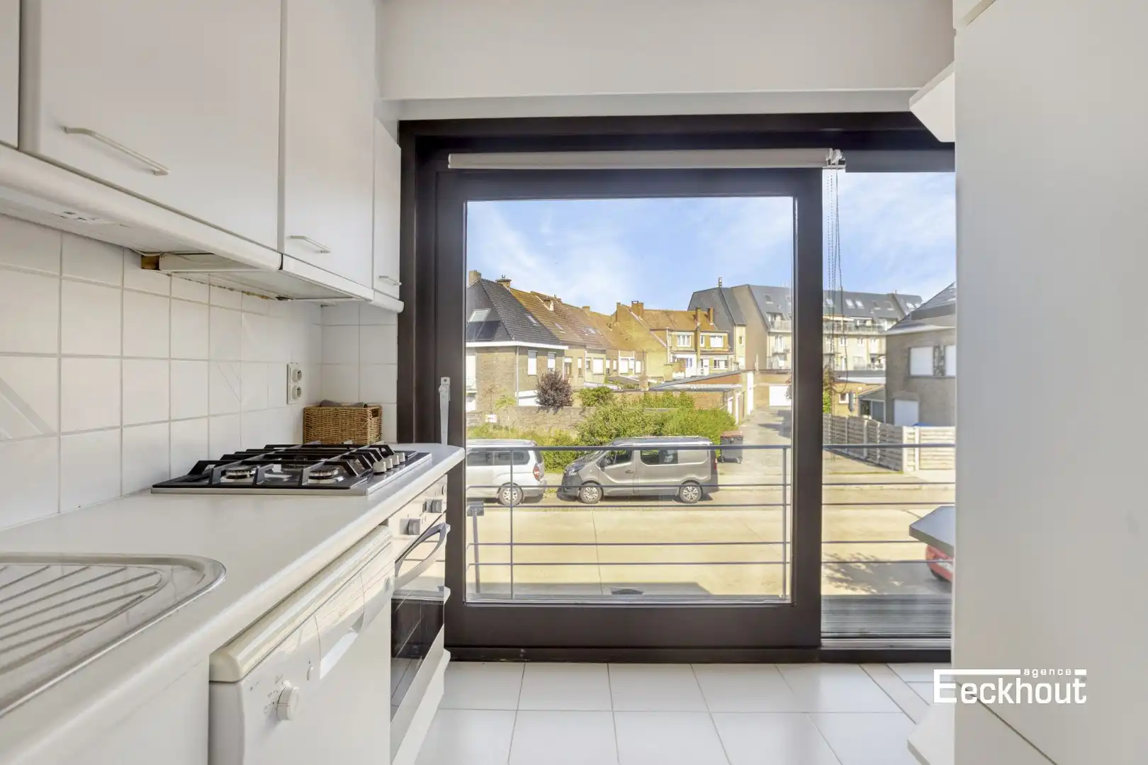Zeer verzorgde, instapklare bel-étagewoning met 3 slaapkamers in rustige buurt te Bredene! foto 9