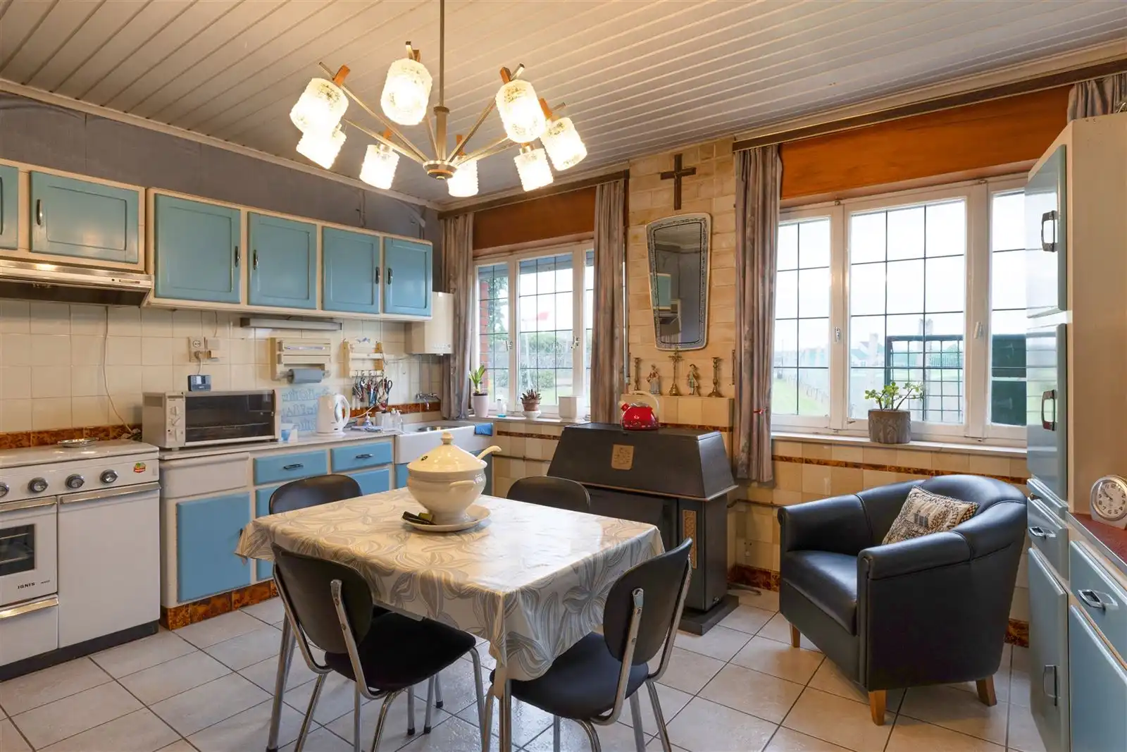 Allenstaande achterliggende te renoveren gezinswoning op 23are40 foto 11