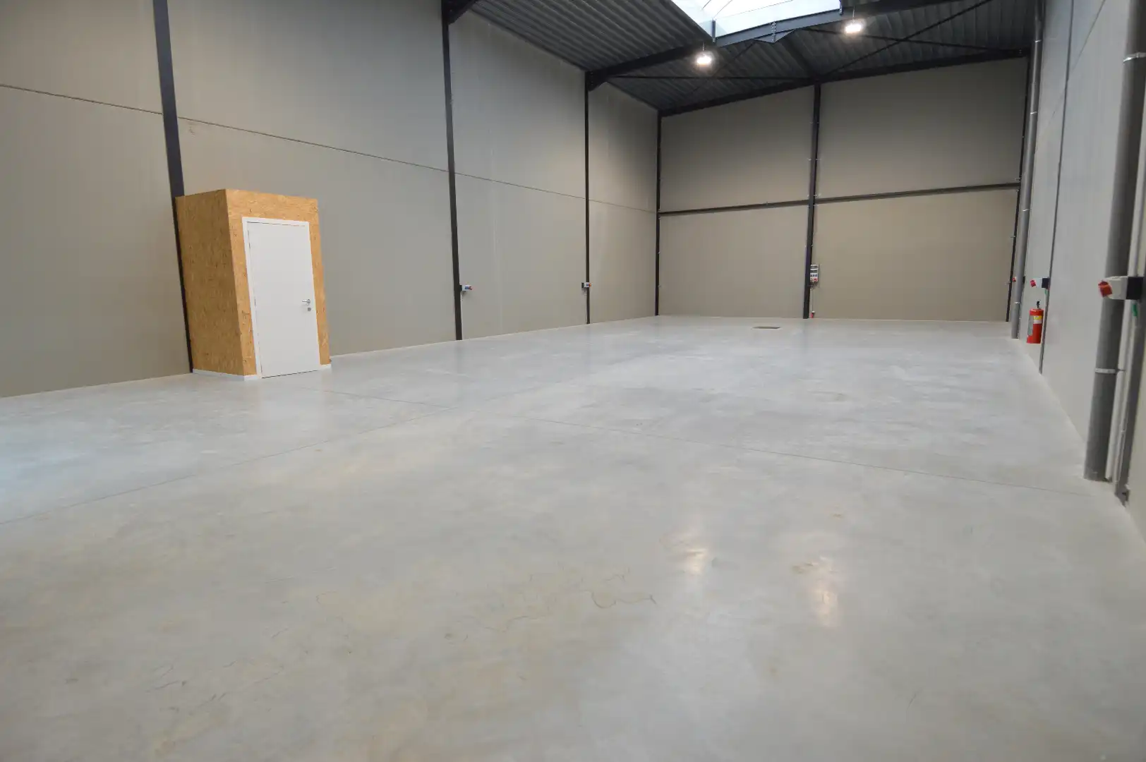 Nieuwbouw KMO-Unit in Waregem/Sint-Eloois-Vijve incl. 2 standplaatsen (Unit 3) te huur foto 4