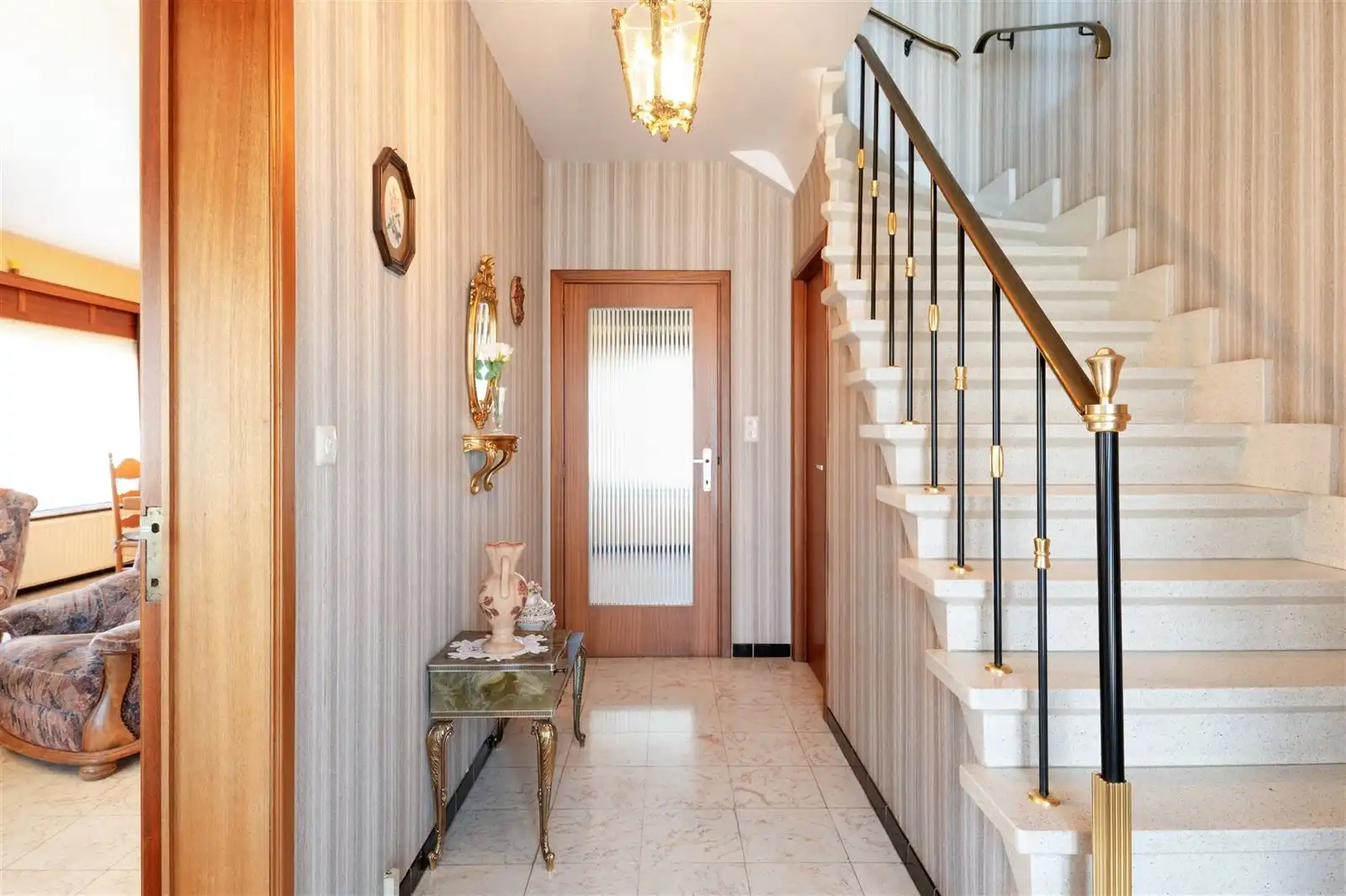 Op te frissen 4 gevelwoning met tuin op 10are92 met prachtig zicht over weilanden foto 6