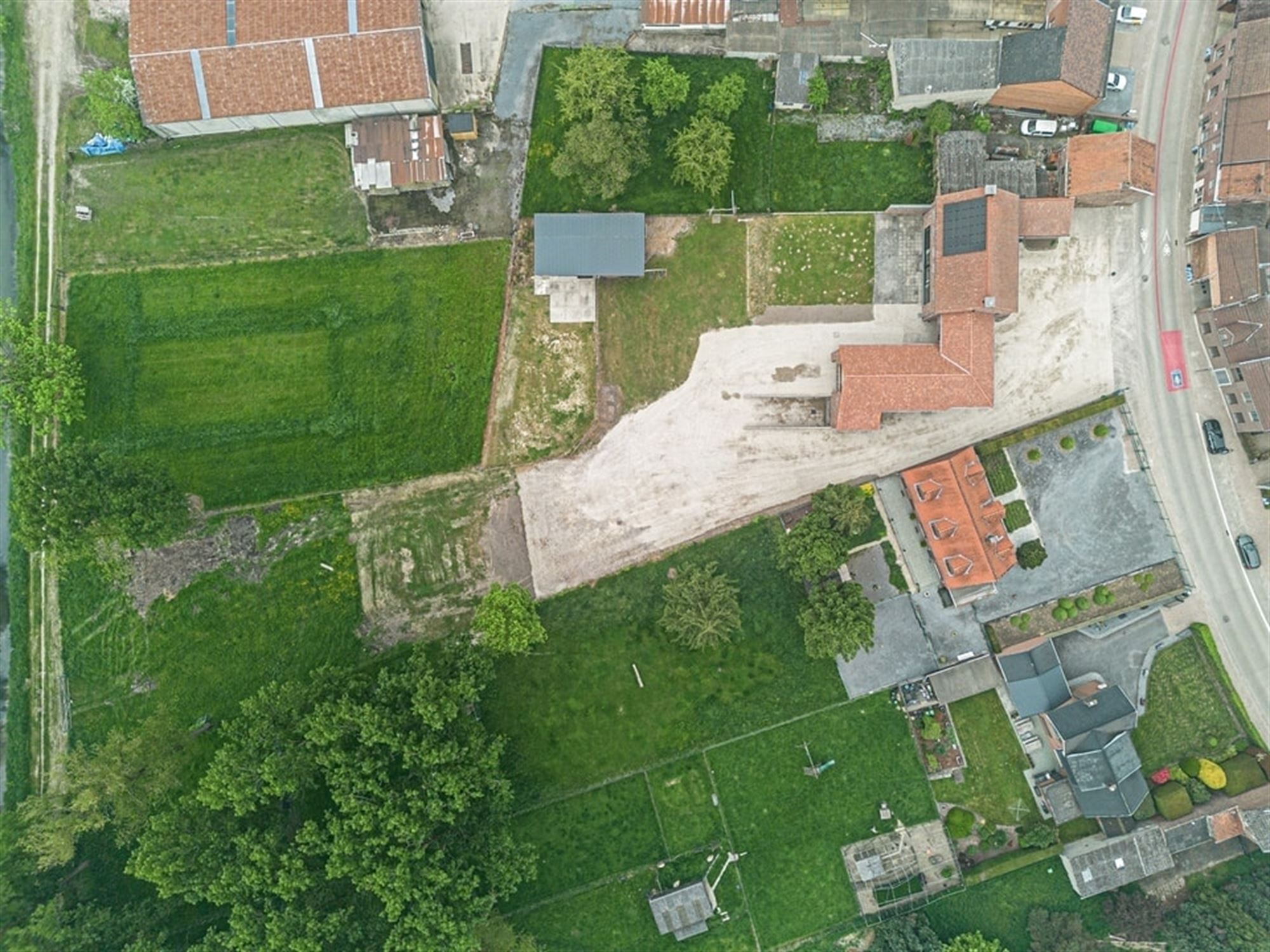UNIEKE LANDELIJKE GEZINSWONING MET BIJBOUW VAN 320M² OP PRACHTIG PERCEEL  foto 39