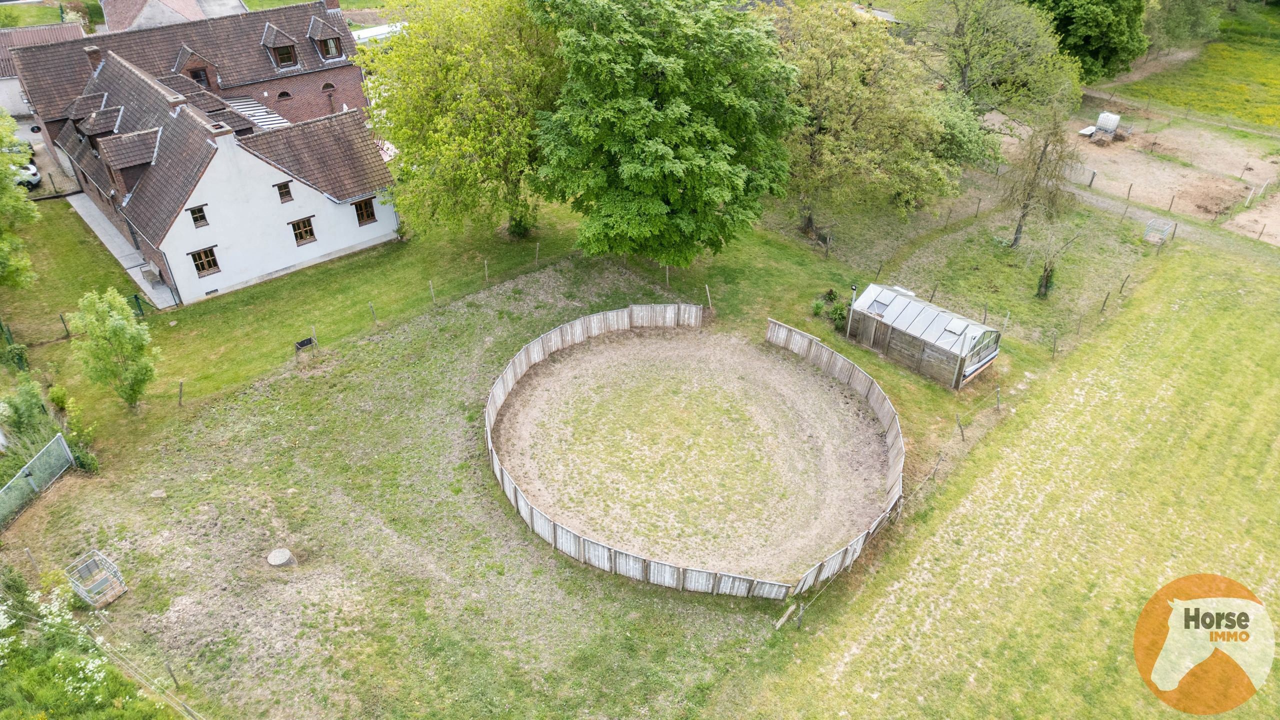 ZOTTEGEM - Hoeve met B&B en stallen op +/- 2,8HA foto 5