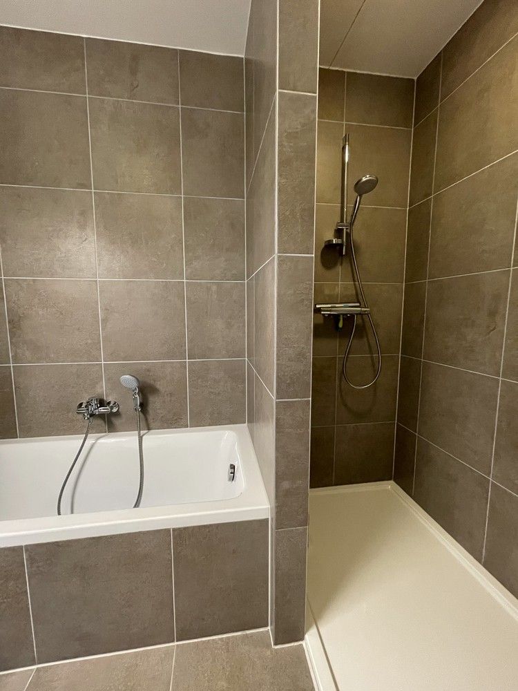 Net appartement met 2 slaapkamers, terras en autostaanplaats foto 12