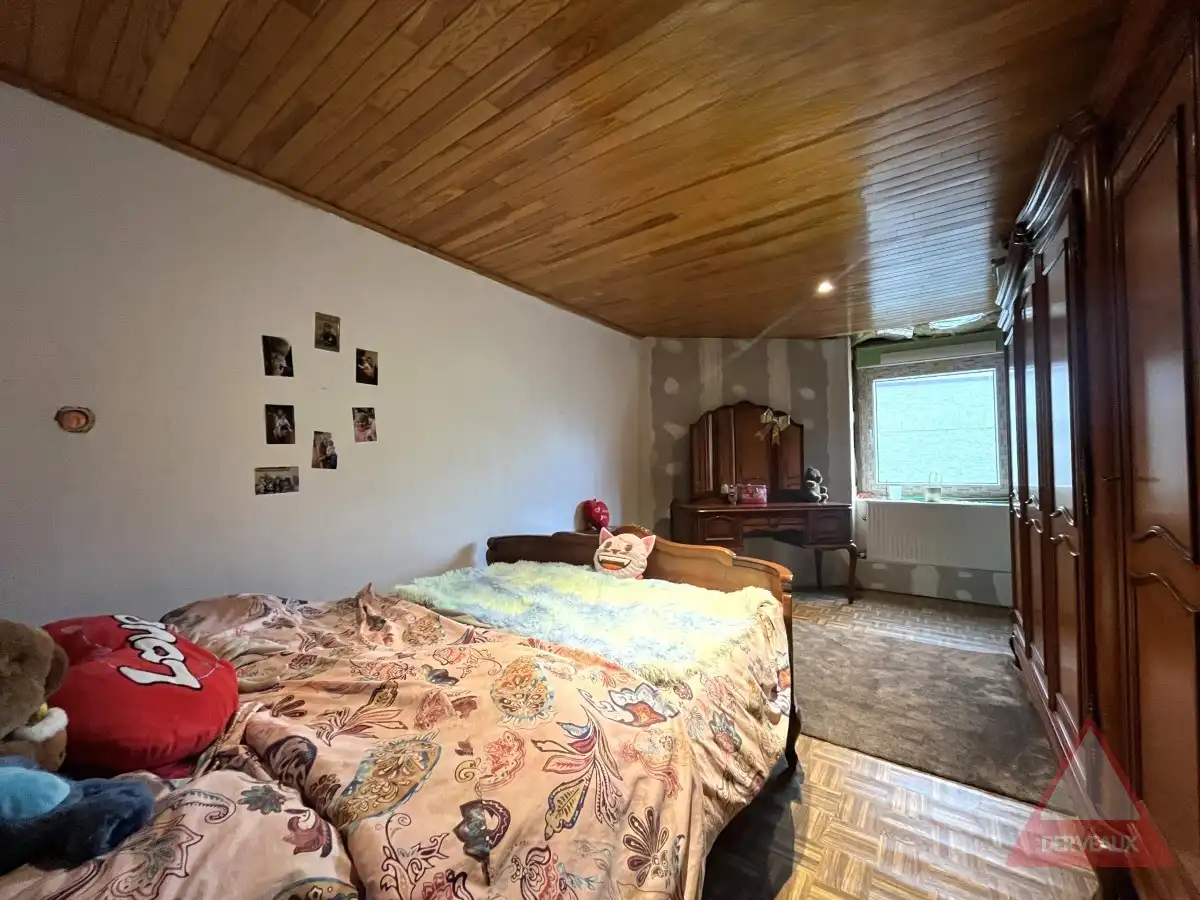 Beveren – Volledig gerenoveerde & instapklare woning met 4 slaapkamers & garage foto 12