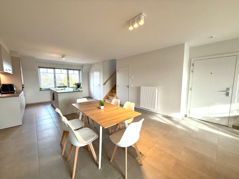 Recent duplex appartement met 2 slaapkamers en terras foto 4