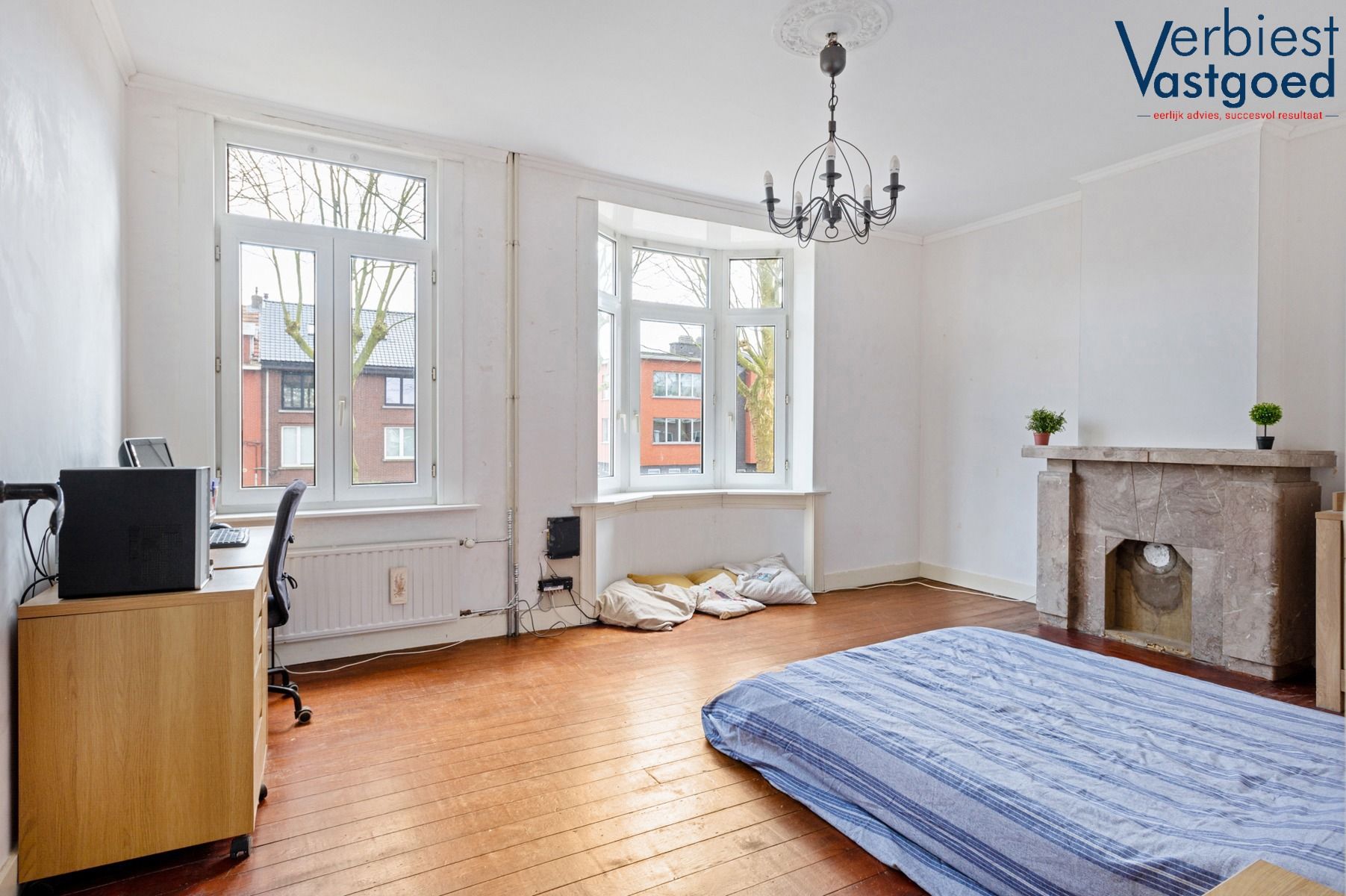 Charmante en Instapklare Woning met Unieke Tuin in Ekeren. foto 16