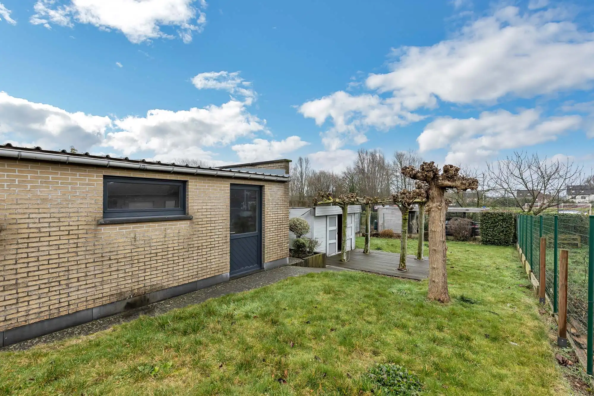 Instapklare HOB met tuin en garage foto 21