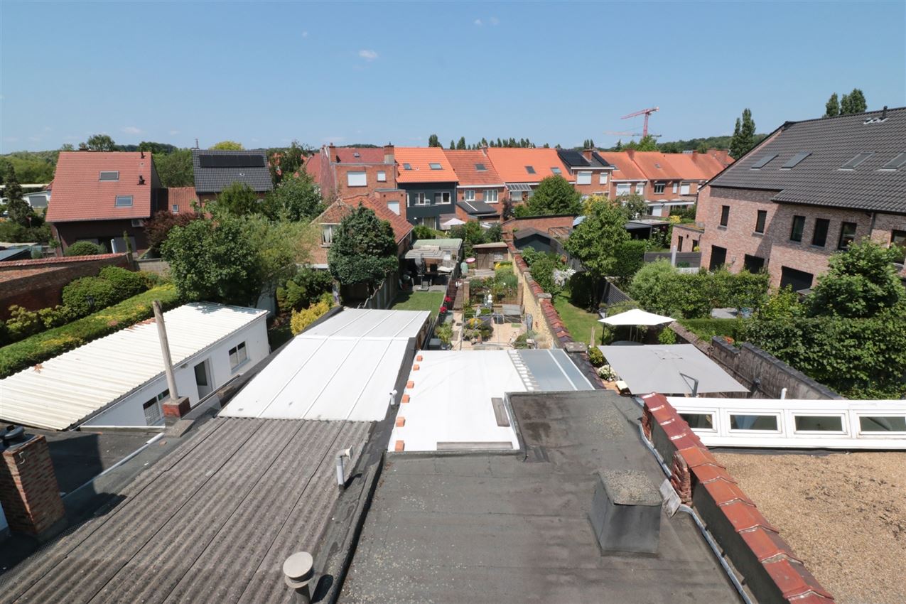 omgeving station en ziekenhuis, stadstuin, label D, neogotische stijl foto 52